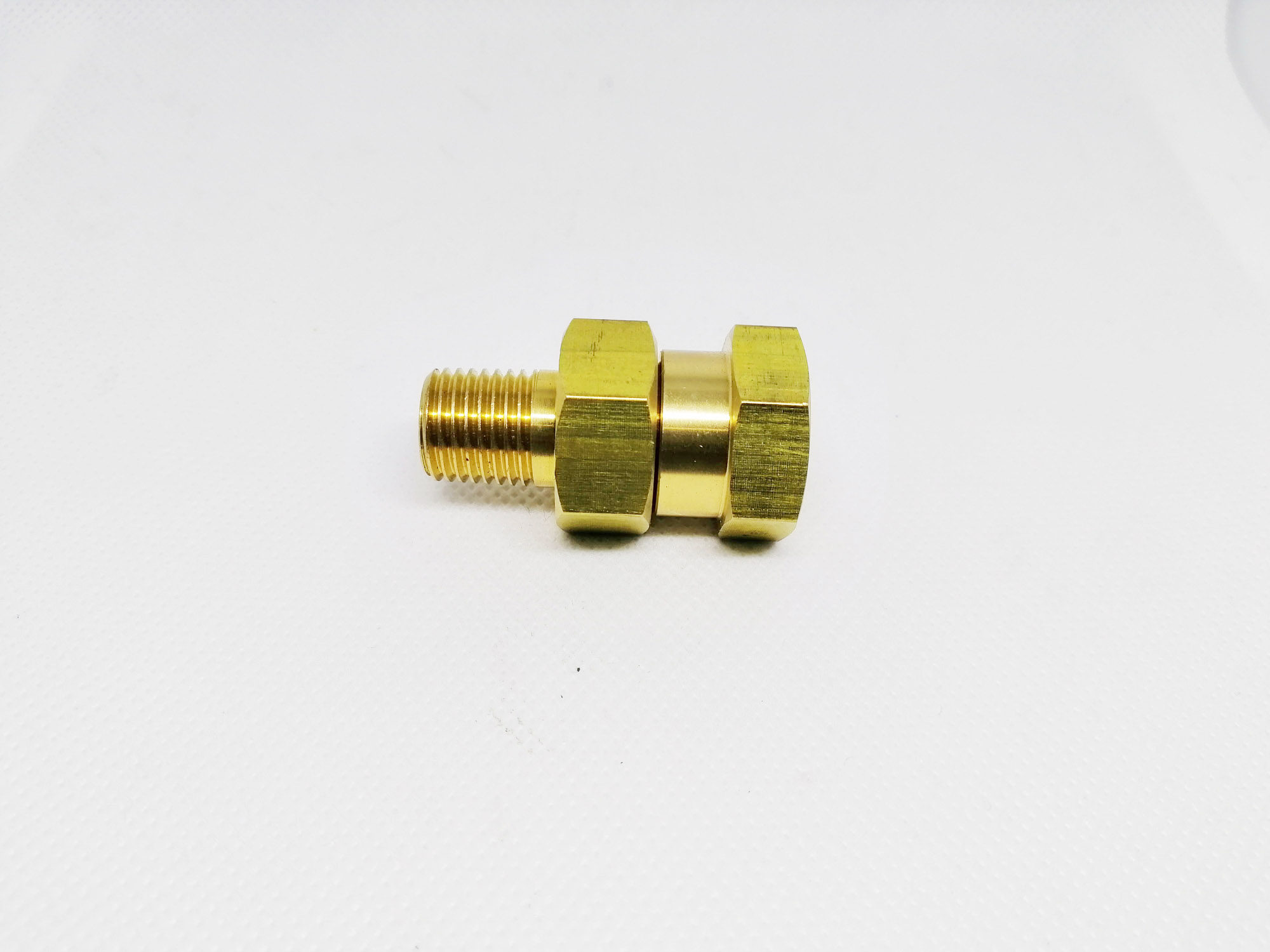 1/8inch Brass Straight Swivel Coupler  B008