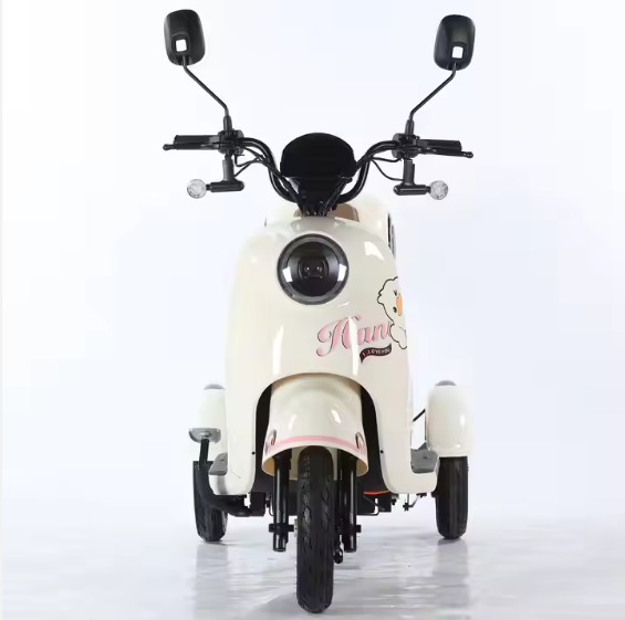 Cute Appearance Young Women Mobility Scooter Tricycle