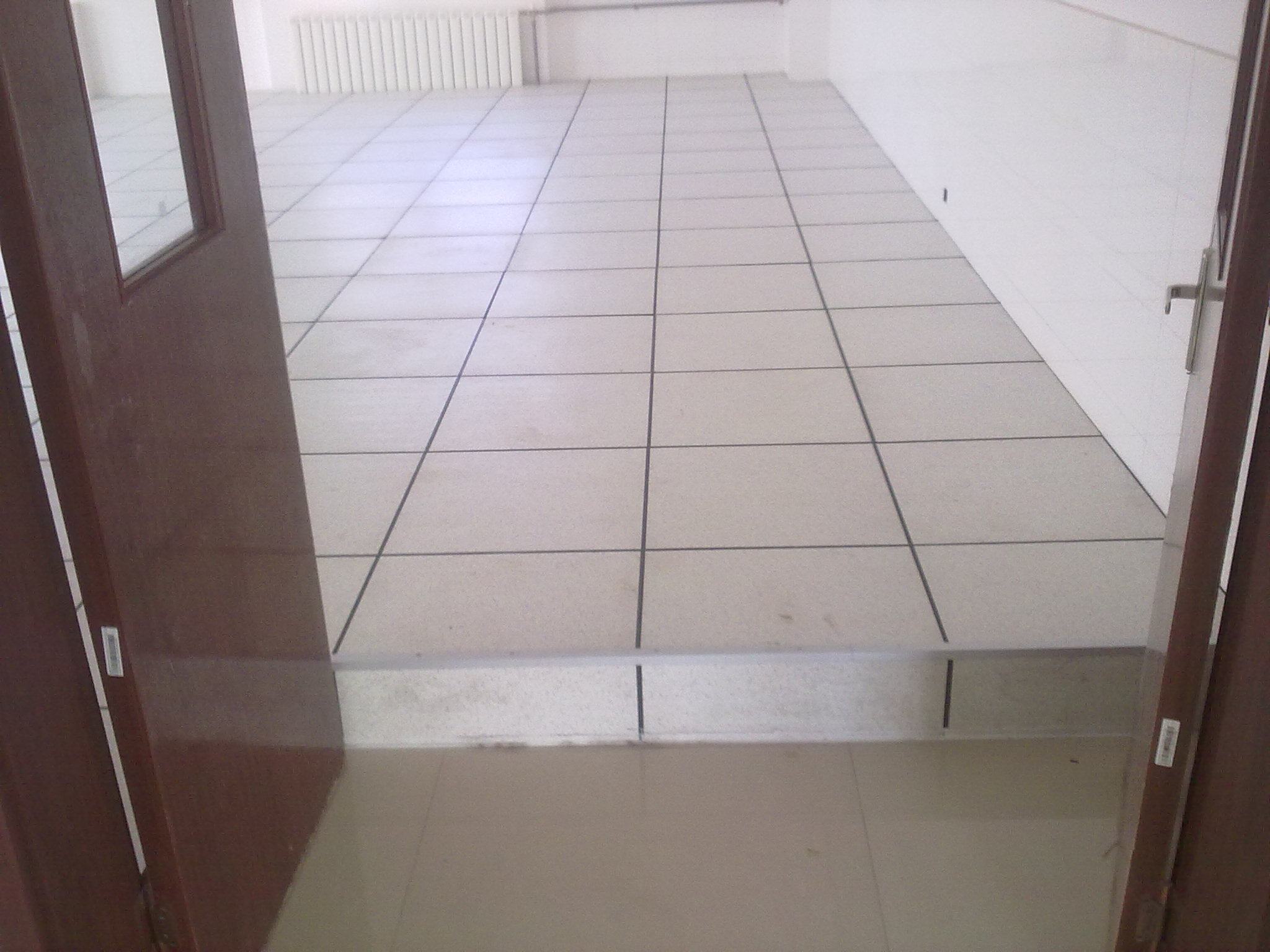 [架空地板]市場上銷售普遍的防靜電地板產品說明！