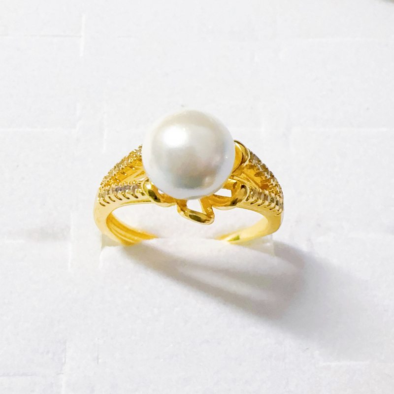 Fresh pearl ring