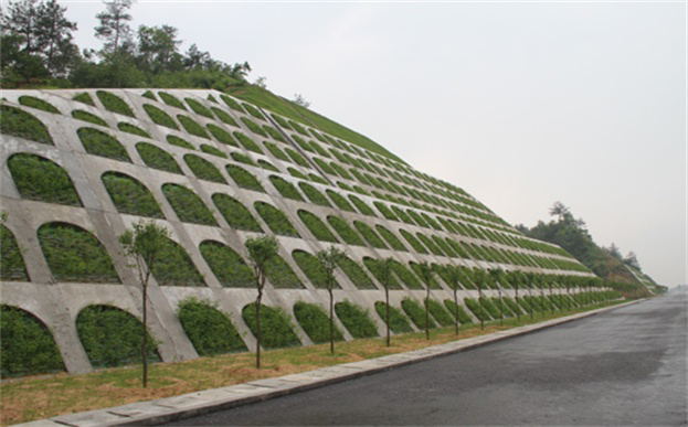 拱形骨架植草护坡图片