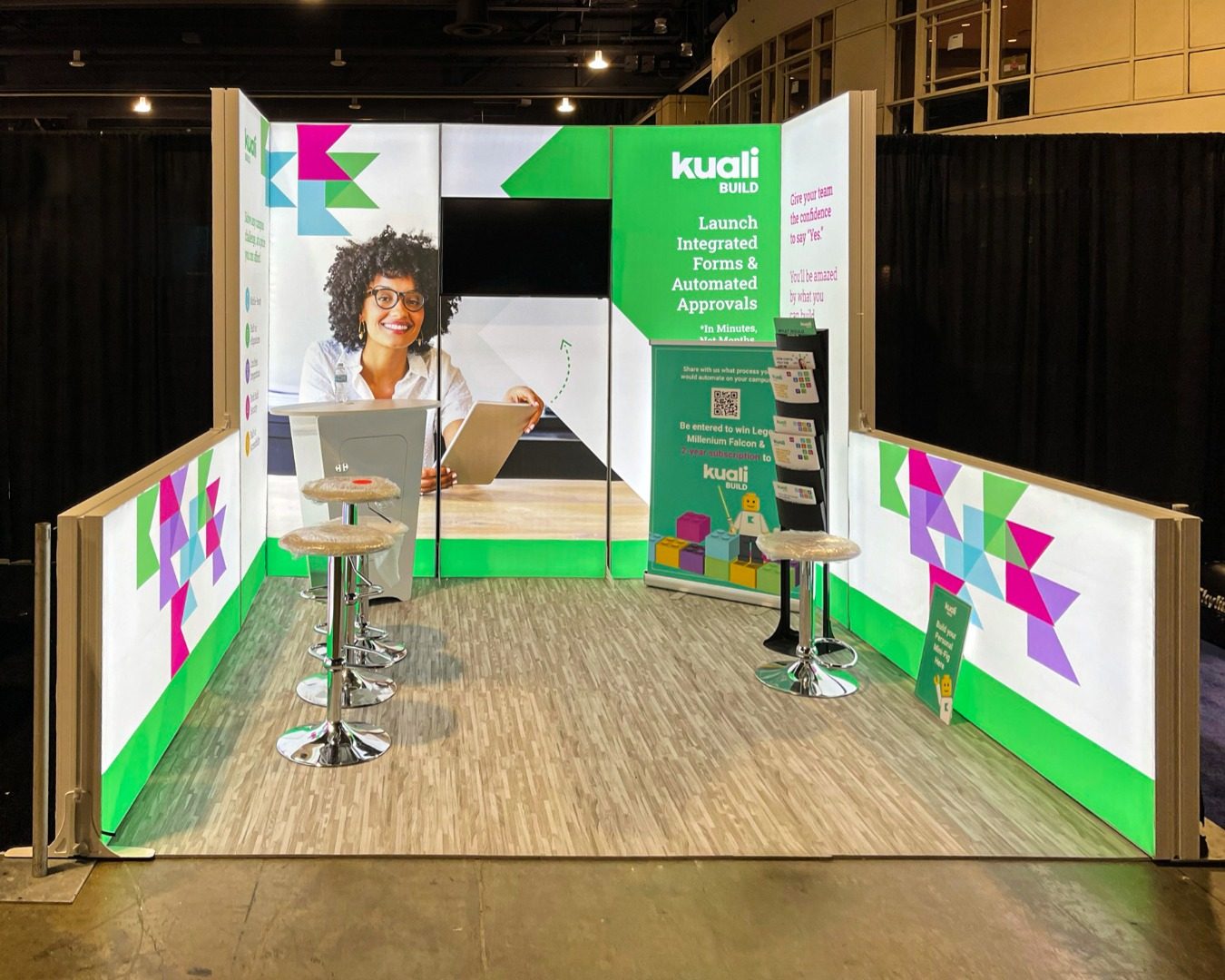 U-shaped fabric lits trade show display stand