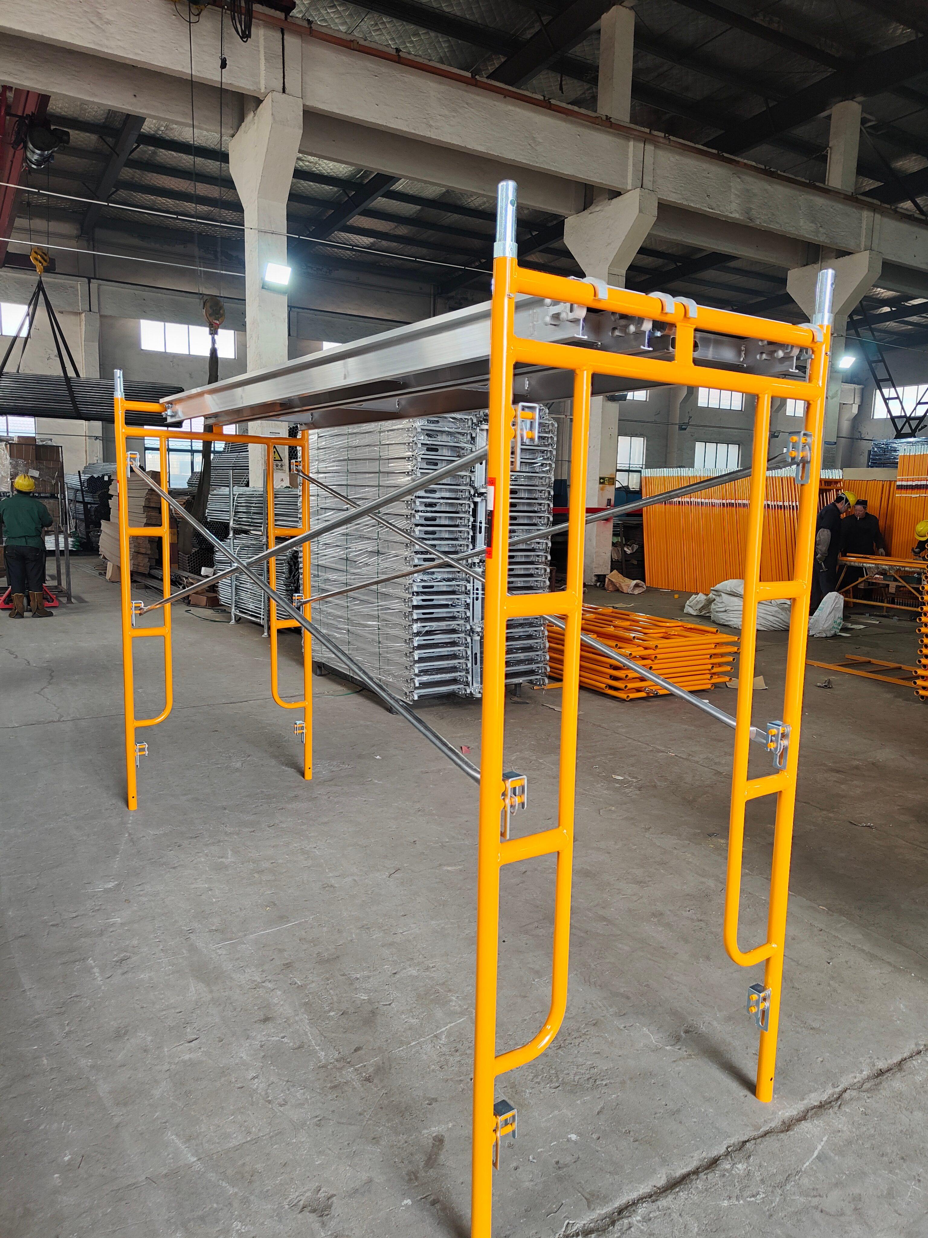 Scaffolding mason frame with fast lock