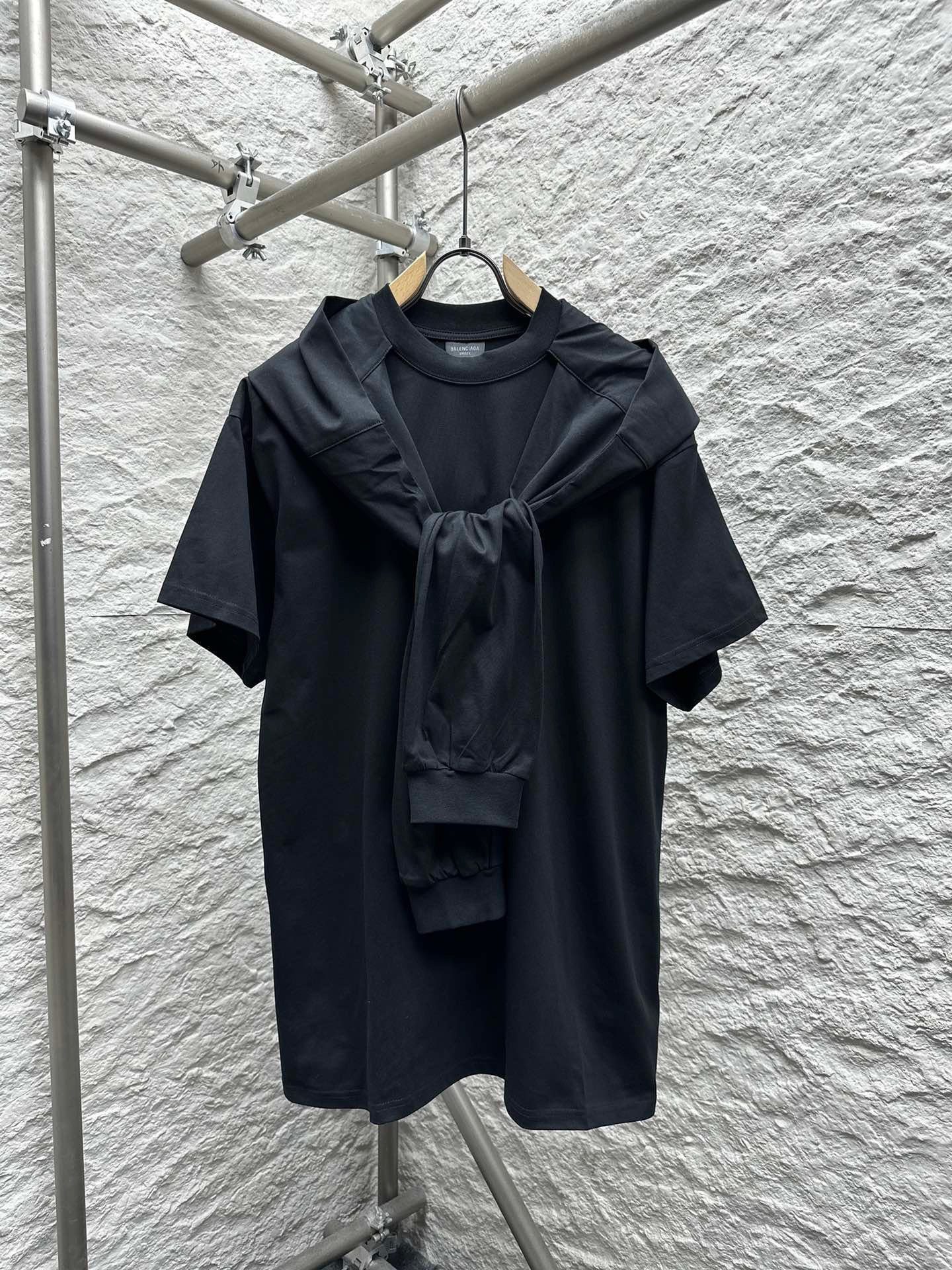 Hooded fake two-piece short sleeves