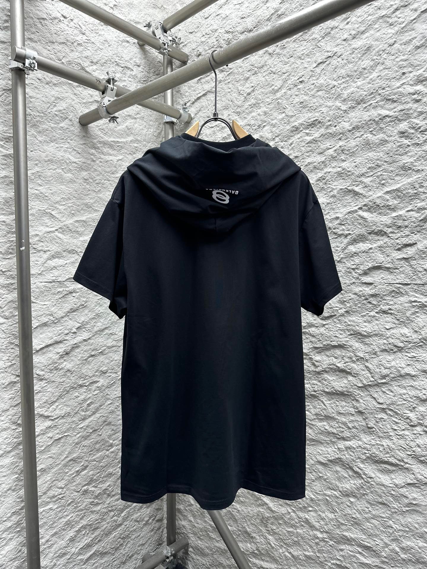 Hooded fake two-piece short sleeves