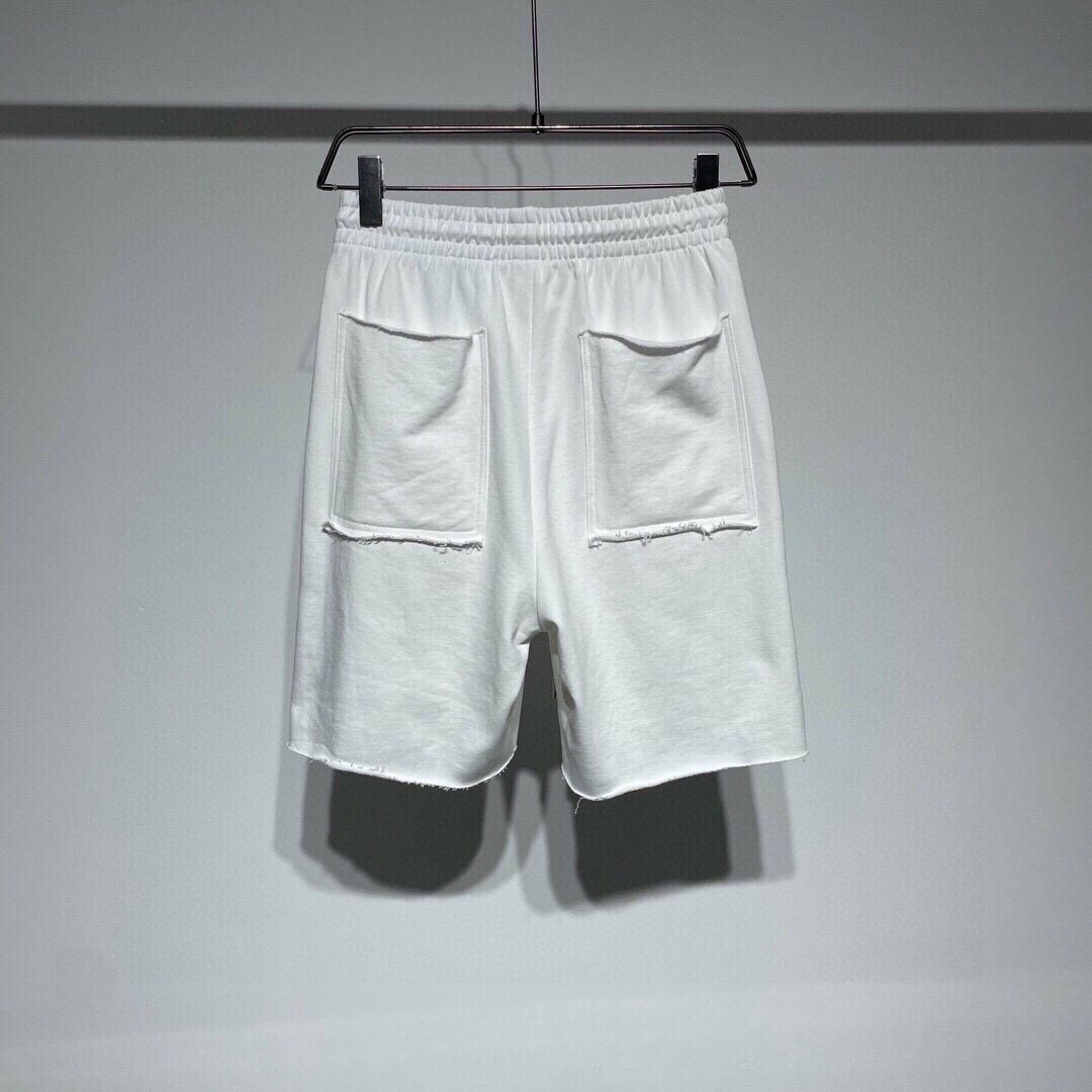 The 2024 summer new style men's casual shorts. The high-end custom-made fabric is breathable. The breathability and elasticity are extremely comfortable. The details are impeccable. It is equipped with top-level accessories