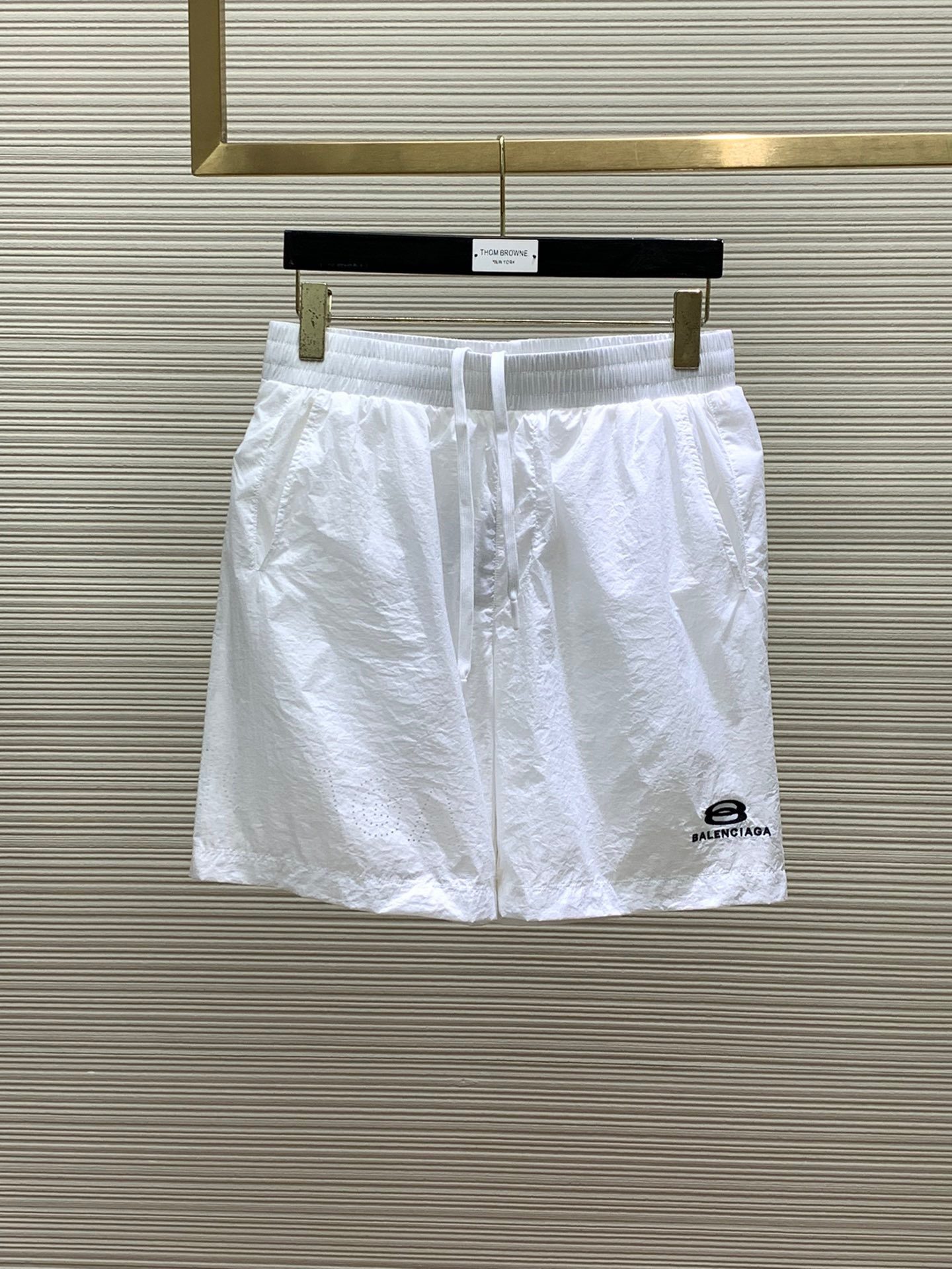 The 2024 summer new style men's casual shorts. The high-end custom-made fabric is breathable. The breathability and elasticity are extremely comfortable. The details are impeccable. It is equipped with top-level accessories.