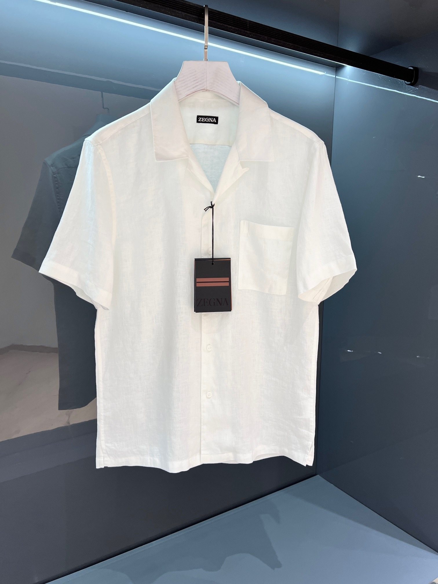 The 2024 spring and summer new products. Men's short-sleeved casual linen short-sleeved shirt Linen items come with many labels of their own, fashionable and retro, stylish and casual, temperamental and elegant!