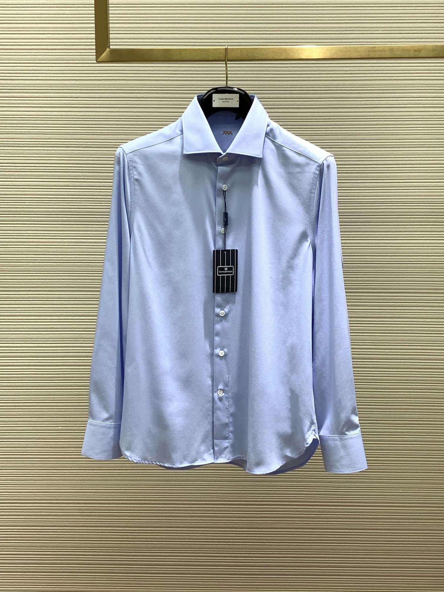 The latest products of spring 2024 are available simultaneously at the counter. They are original high-quality goods. Fashionable and casual long-sleeved shirt. It adopts the imported original fabric, which is comfortable and breathable. The top-level embroidery 🪡 process with letter pattern logo. It looks extremely handsome when worn!