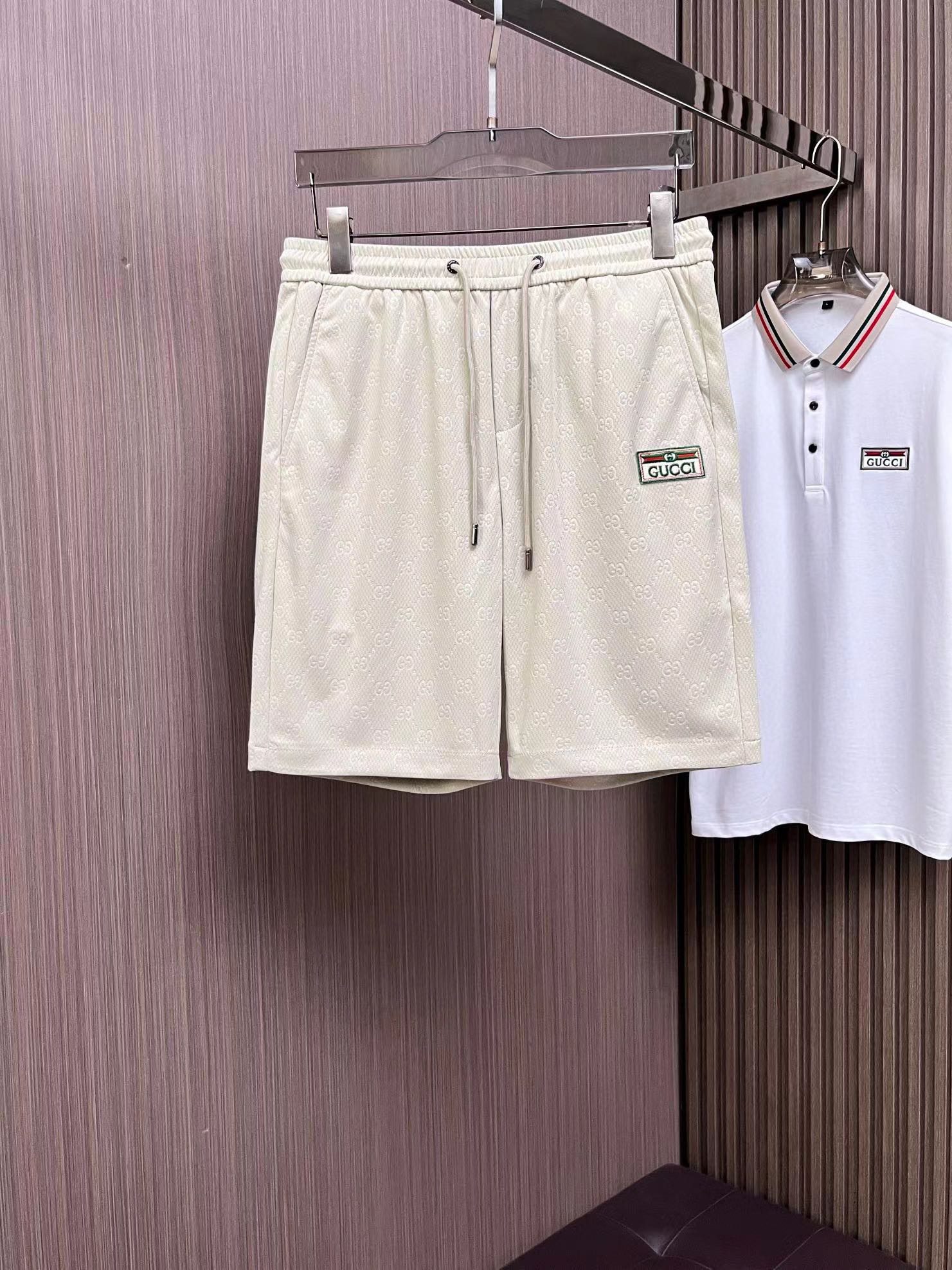 The 2024 spring and summer new casual shorts! Available simultaneously on the official website. Customized classic brand LOGO, custom fabric, extremely good comfort, strong hand feel. Highly recognizable, perfect appearance and craftsmanship