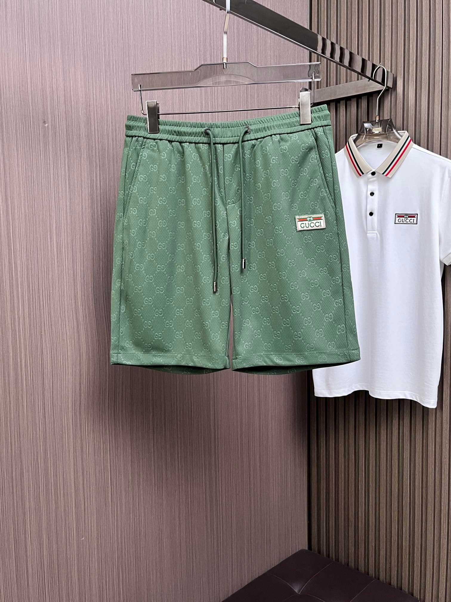 The 2024 spring and summer new casual shorts! Available simultaneously on the official website. Customized classic brand LOGO, custom fabric, extremely good comfort, strong hand feel. Highly recognizable, perfect appearance and craftsmanship