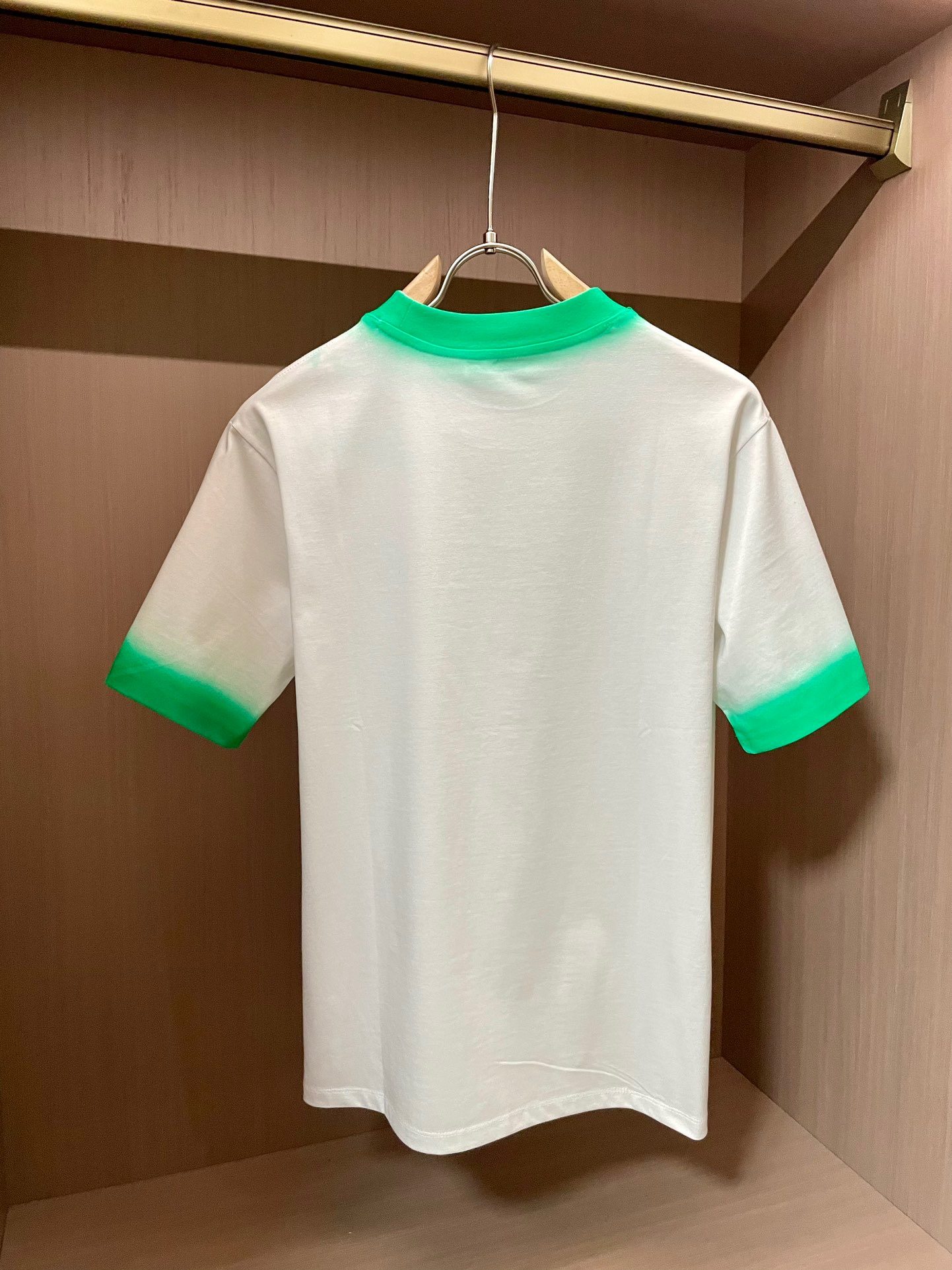 2024 Spring and Summer style / Synchronized with the official website The fabric is made of pure cotton combed cotton fabric. The upper body effect is loose and casual. Loose version. Three labels are complete. Unisex 🏊