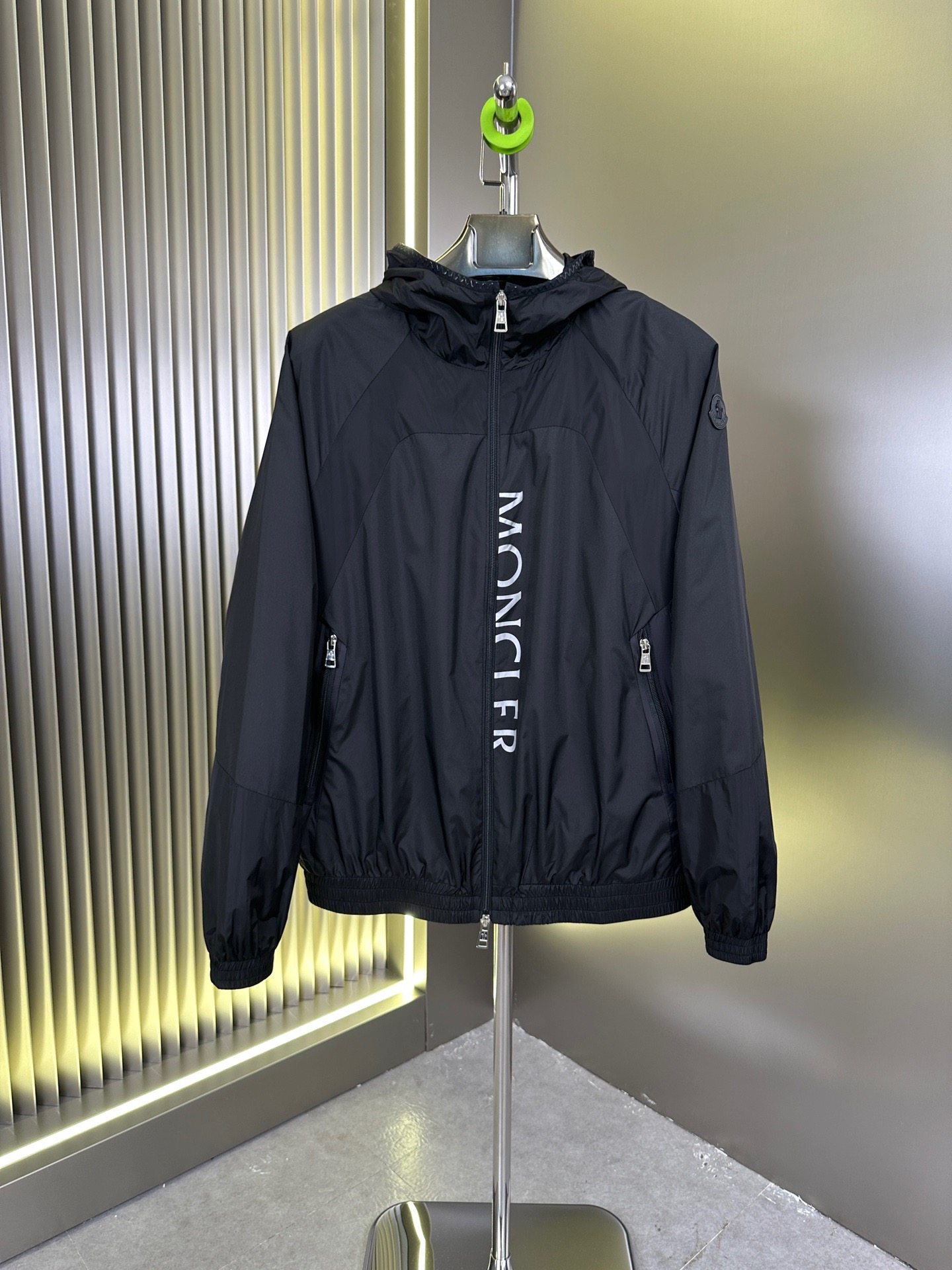 New style for autumn and winter 2024 🆕 Jacket. The original 1:1 custom hardware accessories are all imported and custom-made. Welcome to compare at the counter. Super soft. Super heavy industry. The fabric and workmanship are excellent.