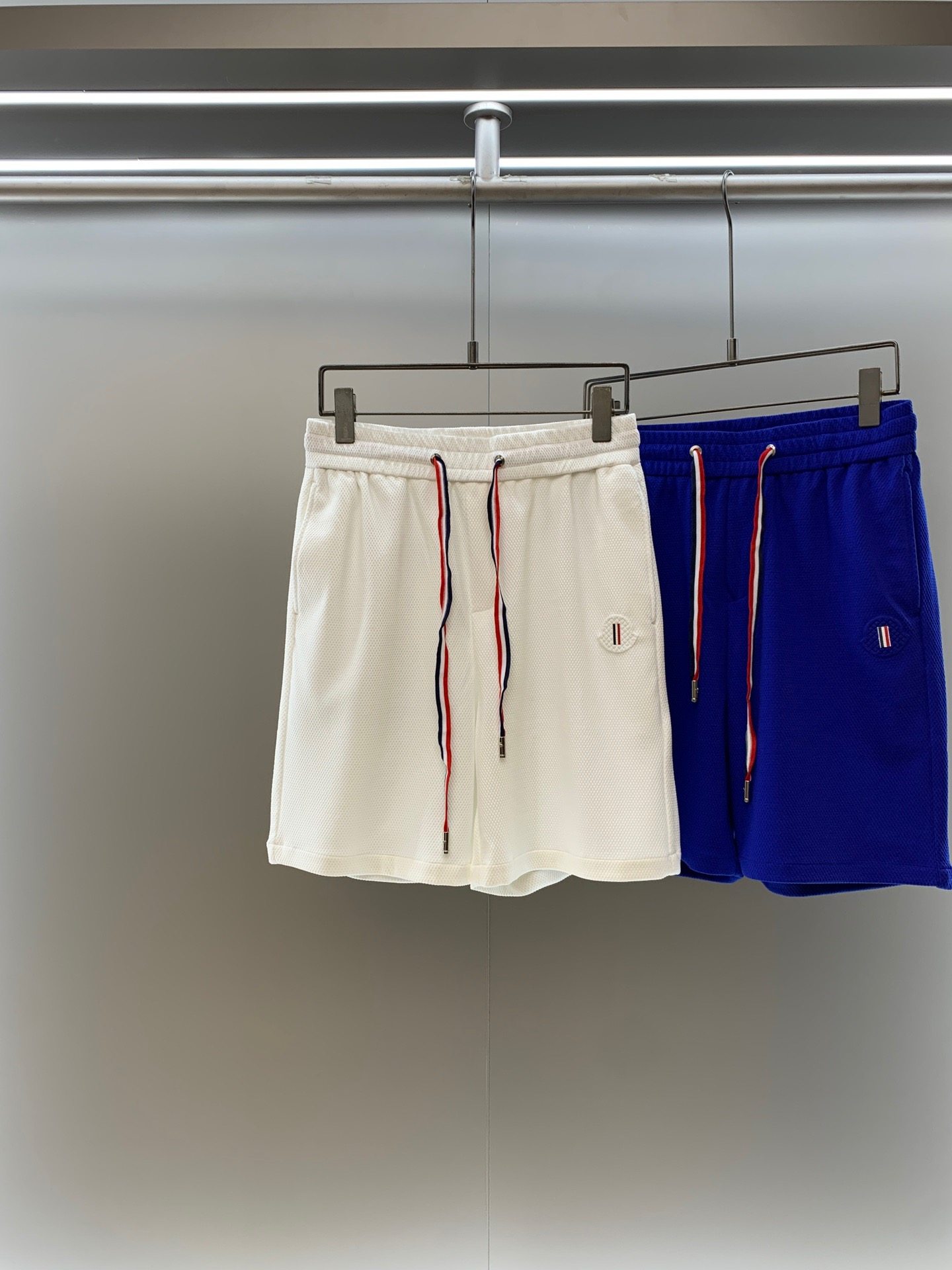 MengJIA 2024 spring and summer new casual shorts! Simultaneously on sale on the official website. Customized classic LOGO of the brand, customized fabric, extremely good comfort, and strong hand touch. The recognition degree is extremely high, and the craftsmanship is perfect.