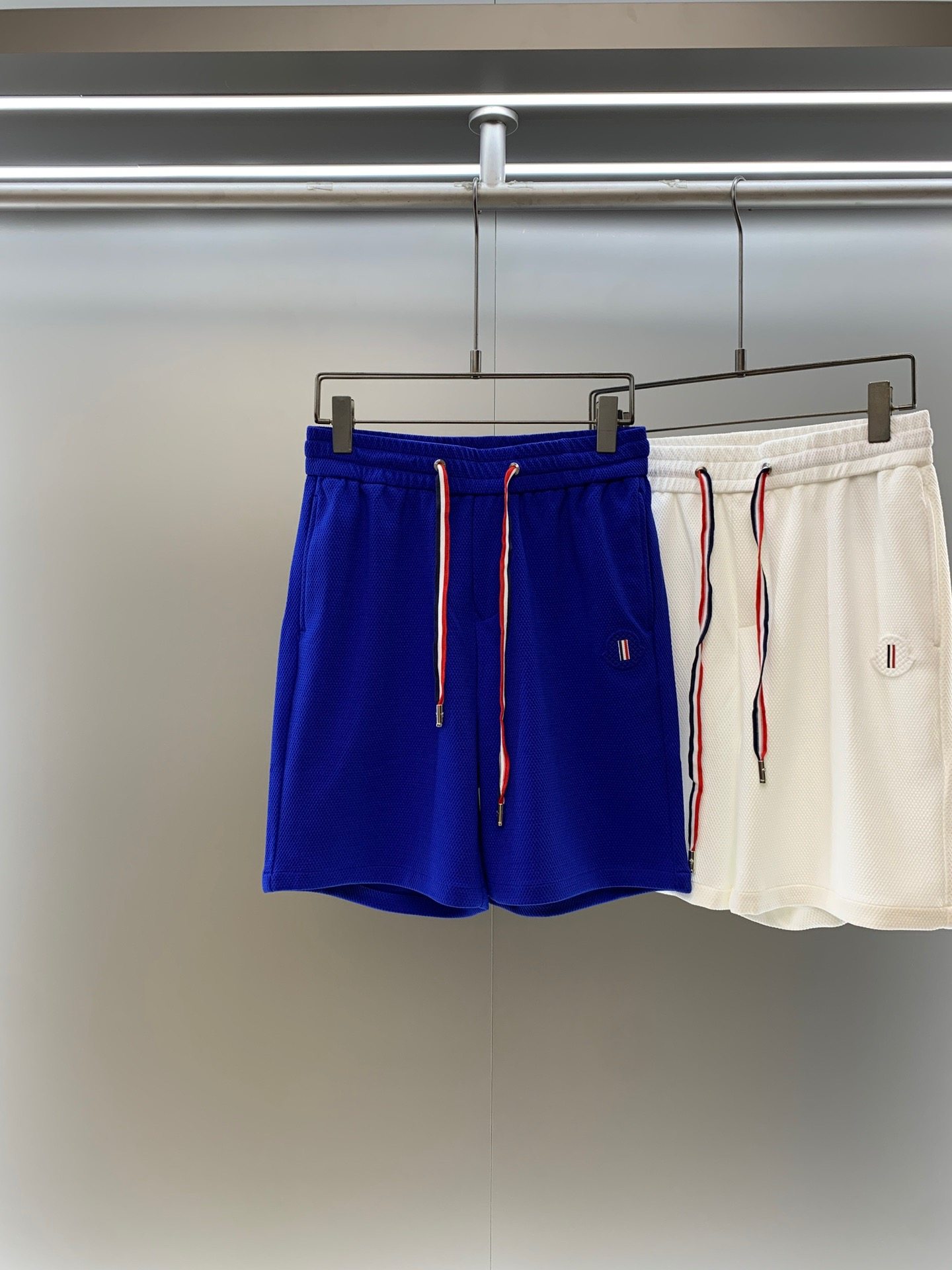 MengJIA 2024 spring and summer new casual shorts! Simultaneously on sale on the official website. Customized classic LOGO of the brand, customized fabric, extremely good comfort, and strong hand touch. The recognition degree is extremely high, and the craftsmanship is perfect.