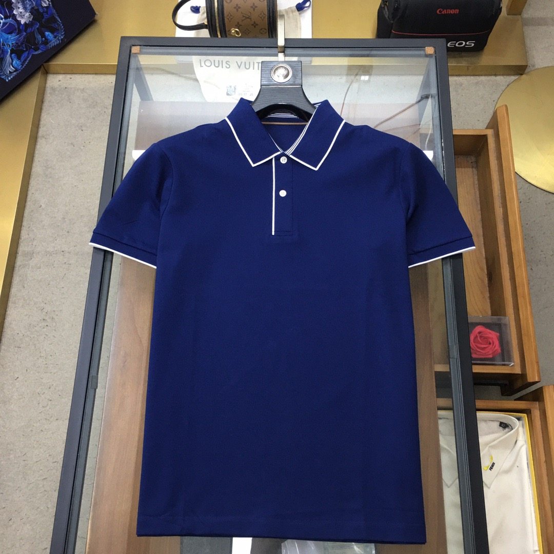 Spring/Summer 2024 New Arrivals. Fashionable POLO / Collared Short Sleeve. High-end custom-made versatile style. Anyone can handle it easily. The fabric is all custom-made. The luxurious and classic brand logo design on the chest.