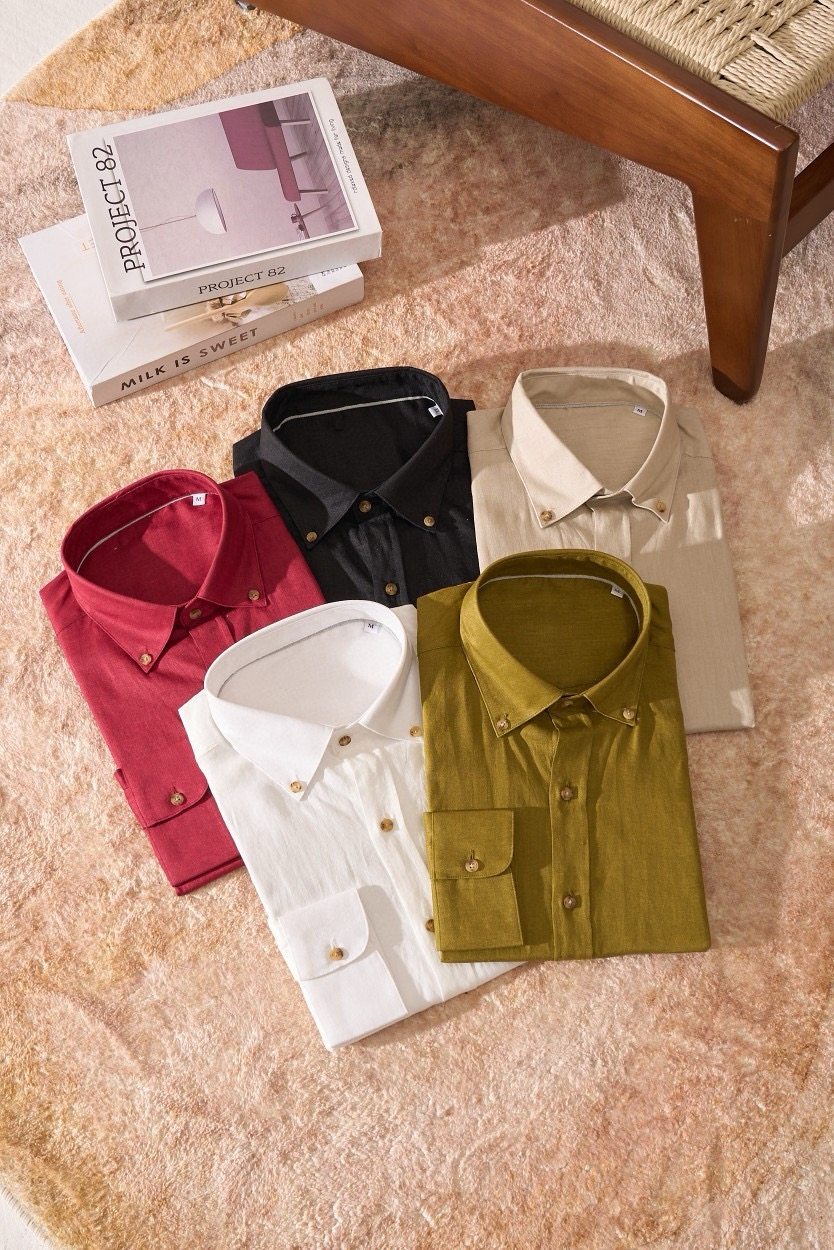 [BC classic version is matched with New York style buttons. The variable half-sleeves provide more possibilities. It is made of 100% linen, simple yet elegant.] Linen textured shirts can often show a natural and casual style.