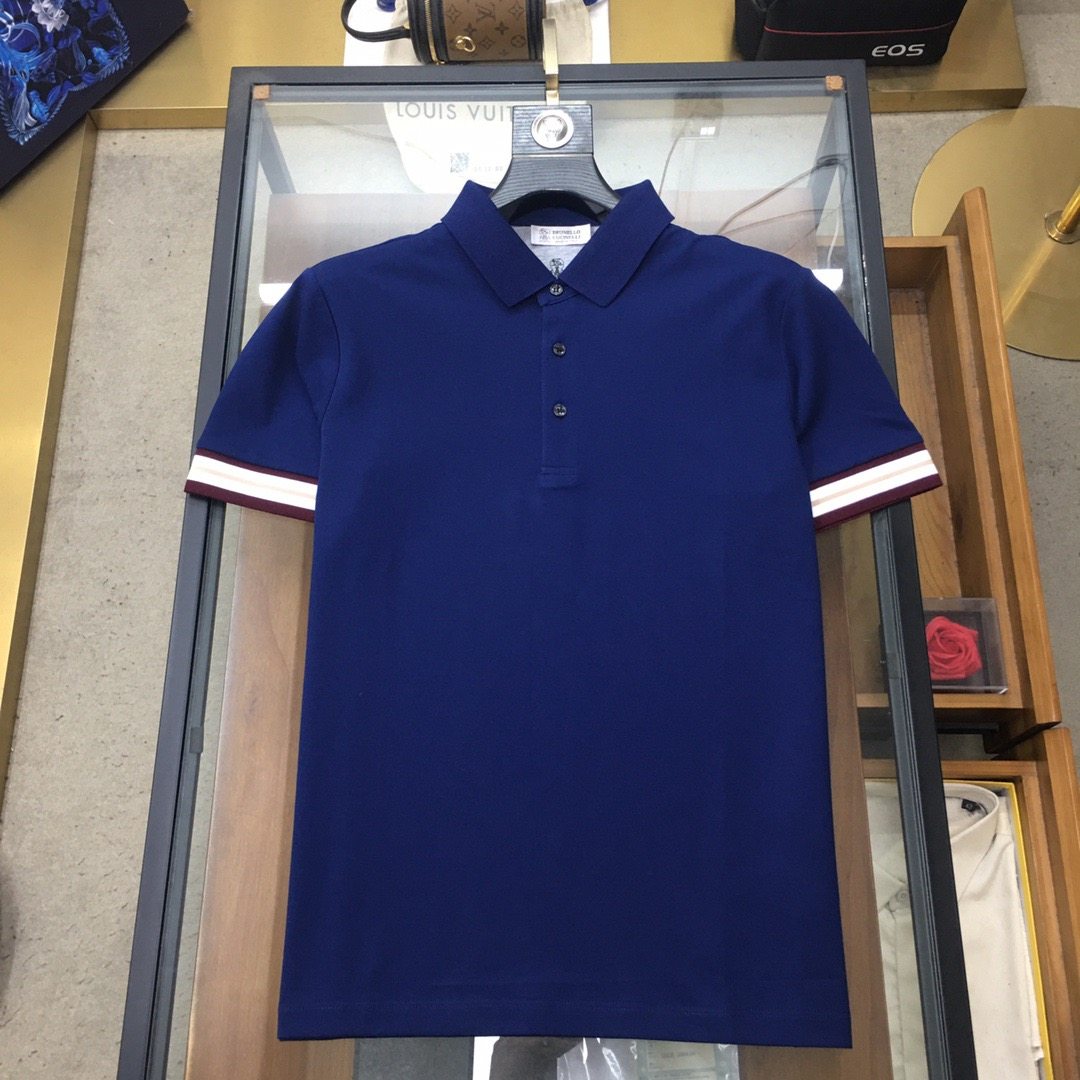 New products for Spring/Summer 2024. Fashionable POLO / turnover collar short sleeves. High-end custom versatile style. Anyone can handle it easily. The fabric is all custom-made. The luxurious and classic brand logo design on the chest.