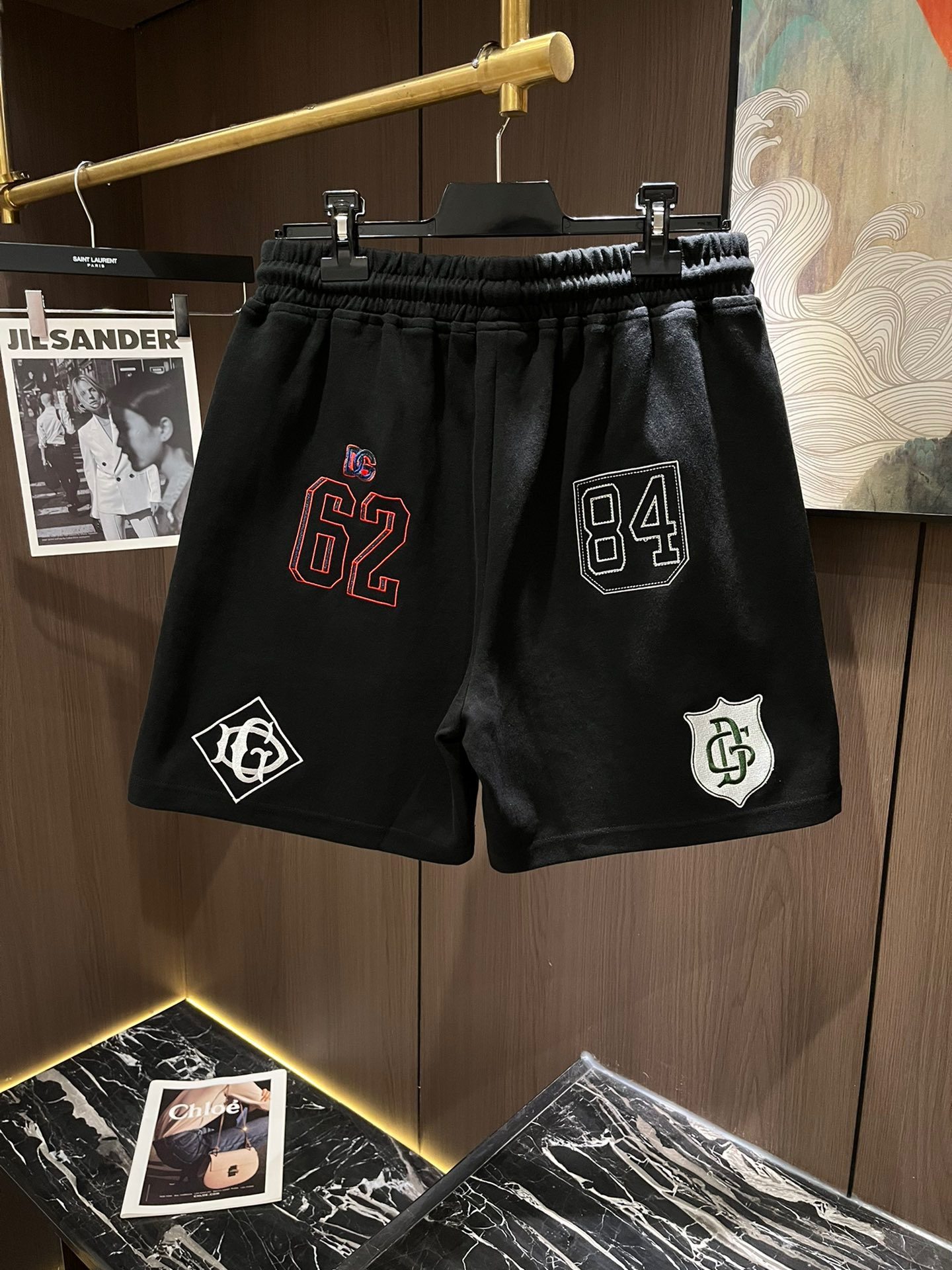 24S Spring/Summer new shorts, fashionable casual pants. The brand's classic LOGO, extremely good comfort, strong hand feel. Highly recognizable. Customized imported terry fabric. Fresh color. Fine workmanship. Super nice when worn.