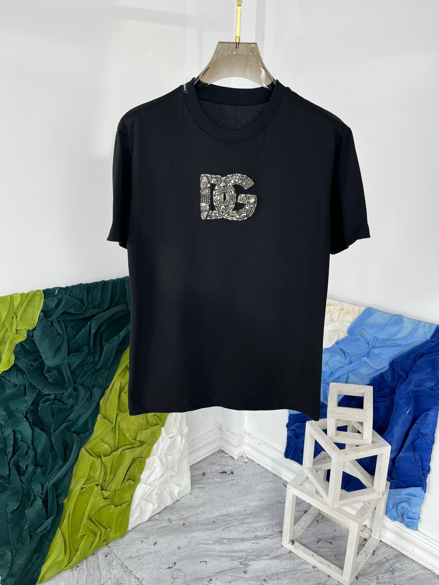 DG's exclusive new original single men's casual short-sleeved shirt. High-end customization, high version. Fashionable and versatile bestseller!! Imported fabric feels super soft and delicate, and is skin-friendly and comfortable to wear.