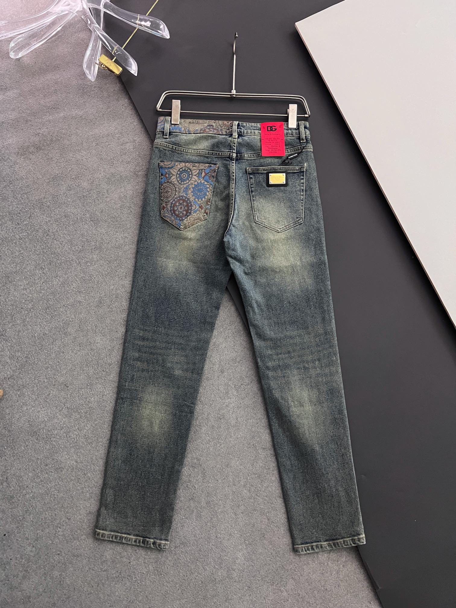 DG*, Heavy-duty washed casual jeans. Imported original washed elastic fabric. Comfortable and elastic. With unique design. The version is super nice. Comfortable and breathable. Of extremely high grade.