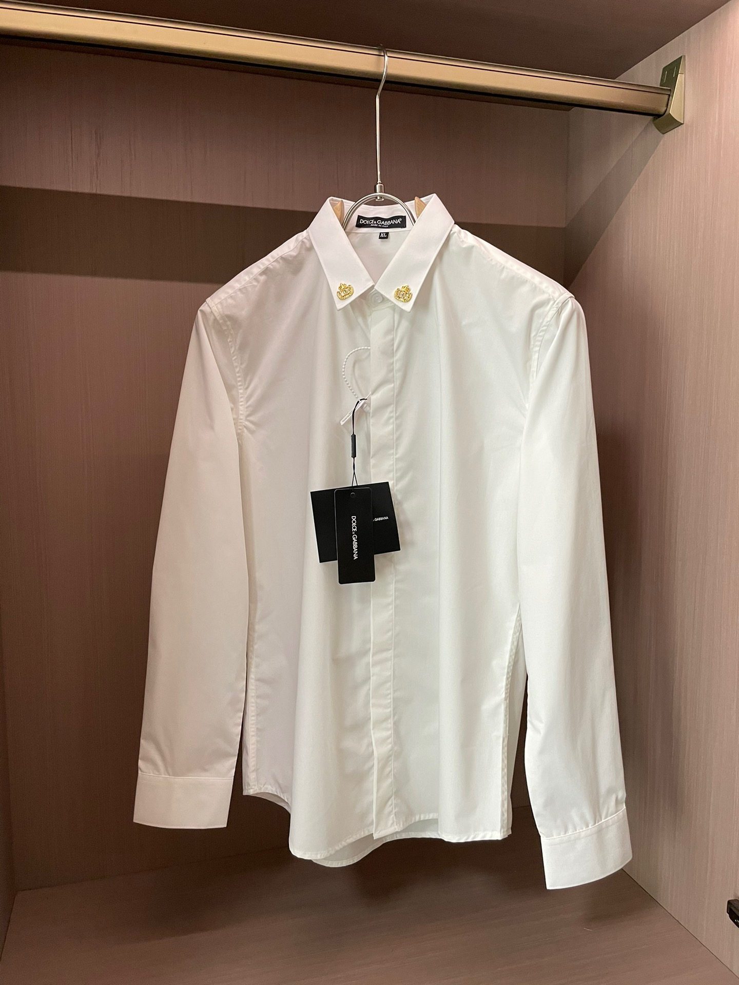 DG 2024 New Style Men's Long Sleeve Shirt High-end version shirt! Counter-customized fabric, highly breathable and comfortable, impeccable details, brand element design concept, reflecting high quality. Delicate and soft hand feel! Presenting a casual cut, the upper body version is superb