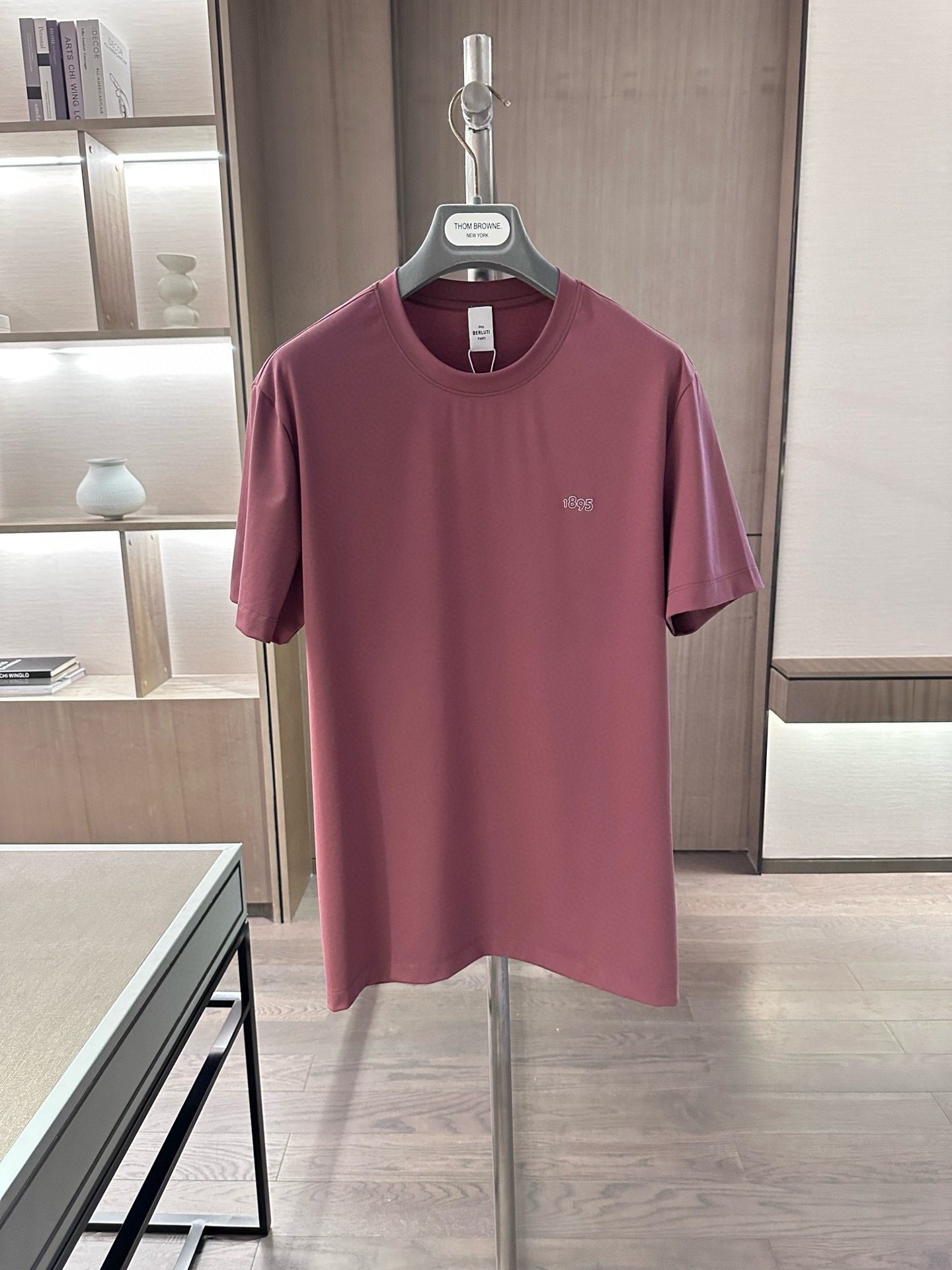 Bruti Classic Round Neck Embroidery Short Sleeve Material: Pure Cotton Applicable Season: Summer Neckline: Round Neck Sleeve Length: Short Sleeve Sleeve Type: Regular Sleeve Length of Clothing: Regular Version: Regular