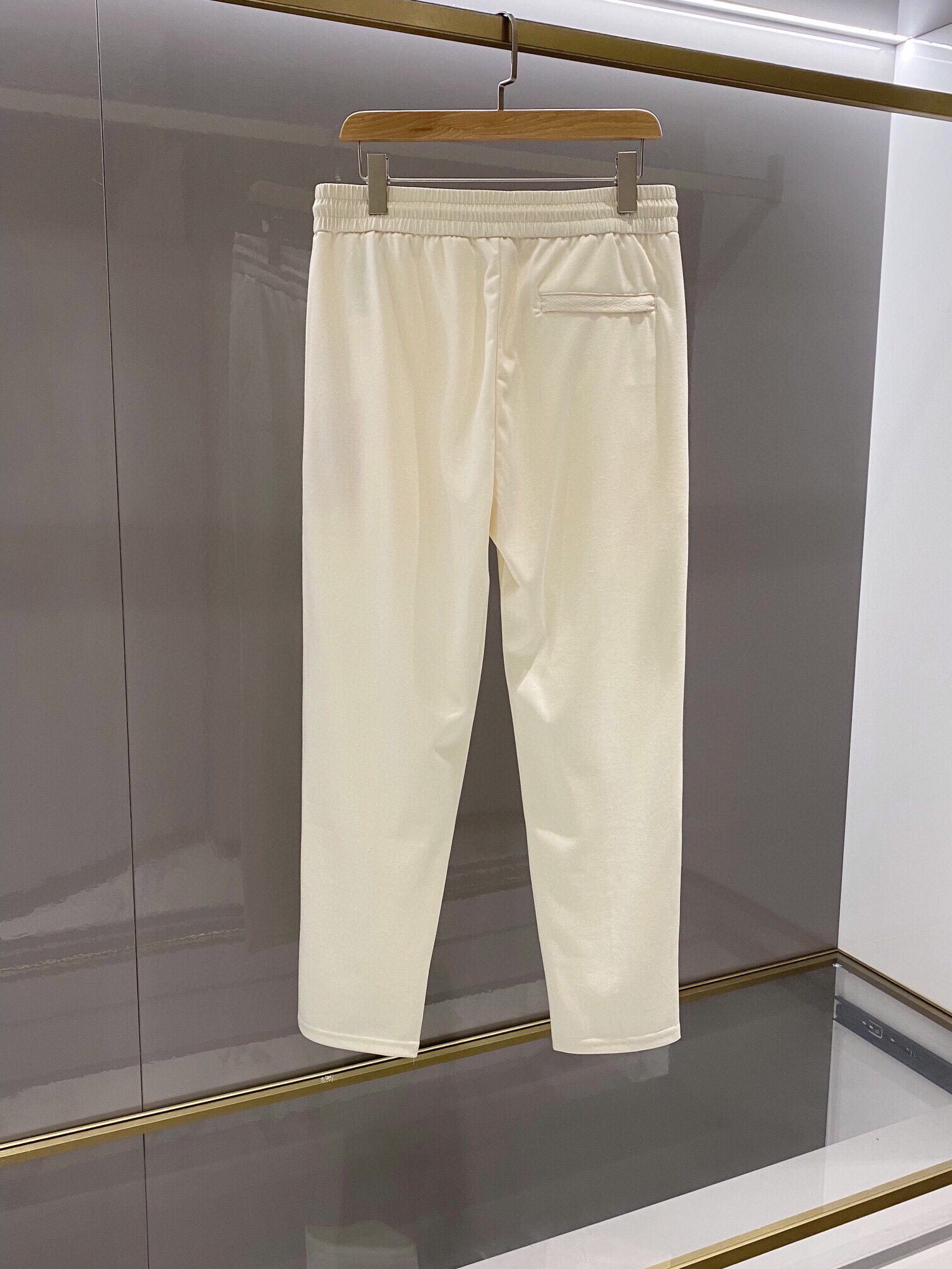 New release for 24Fw summer! - Berlui Brulu Men's high-quality casual pants. Good texture, quality, wearable and durable. Simple, light luxury and versatile style. Thin and pure-color casual pants! Suitable for wearing in summer. The upper body effect is particularly comfortable!