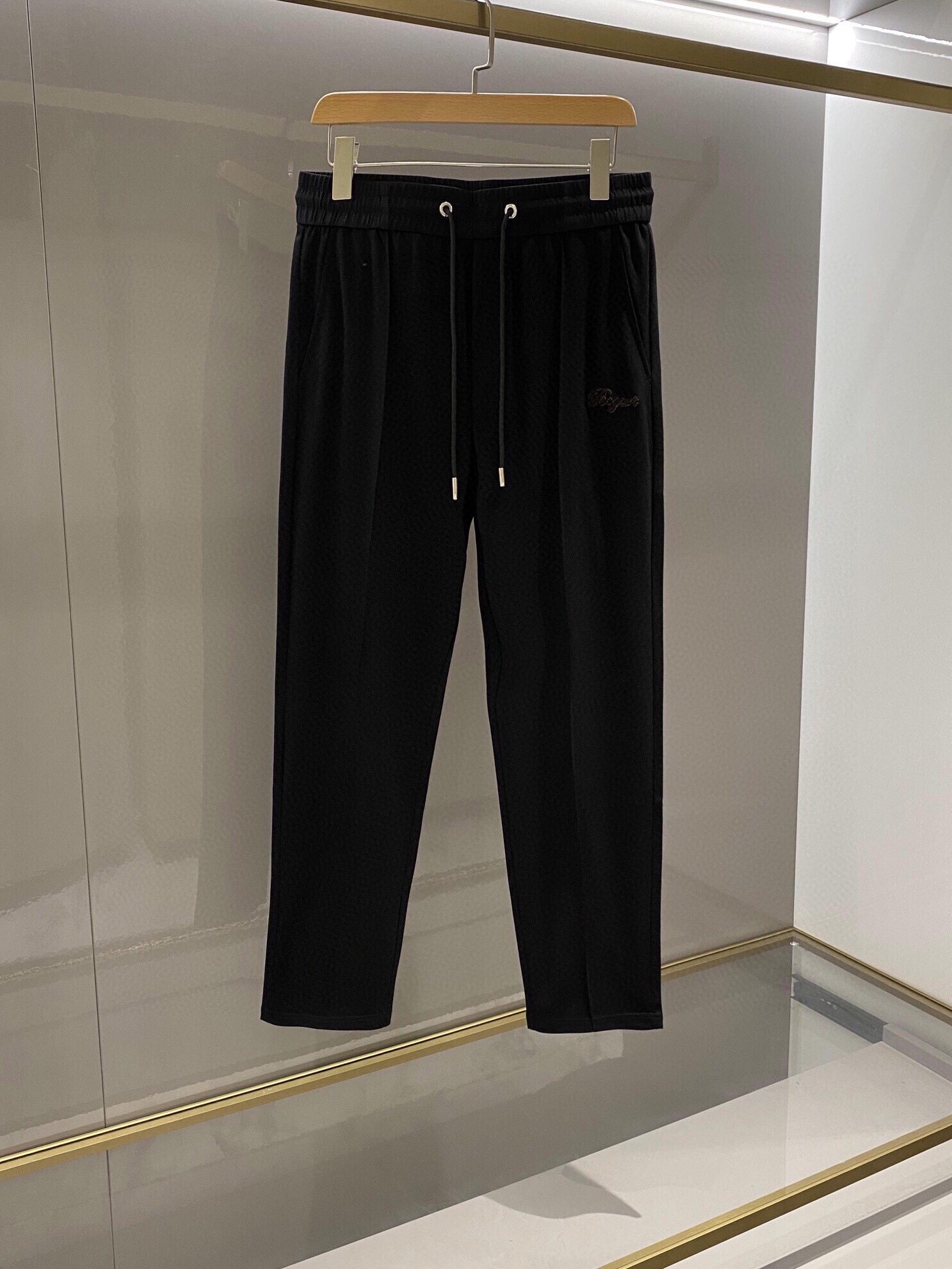 New release for 24Fw summer! - Berlui Brulu Men's high-quality casual pants. Good texture, quality, wearable and durable. Simple, light luxury and versatile style. Thin and pure-color casual pants! Suitable for wearing in summer. The upper body effect is particularly comfortable!