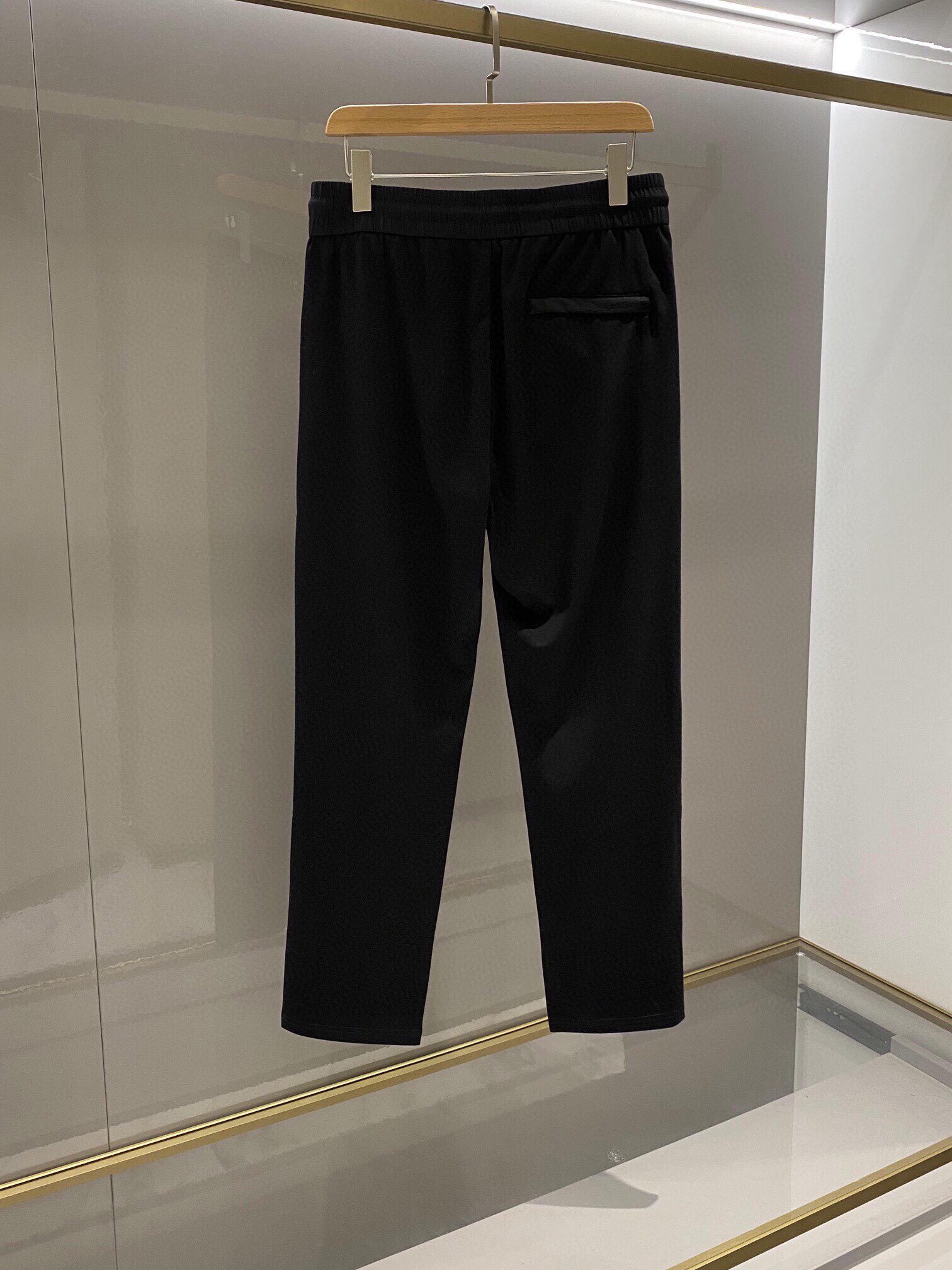 New release for 24Fw summer! - Berlui Brulu Men's high-quality casual pants. Good texture, quality, wearable and durable. Simple, light luxury and versatile style. Thin and pure-color casual pants! Suitable for wearing in summer. The upper body effect is particularly comfortable!