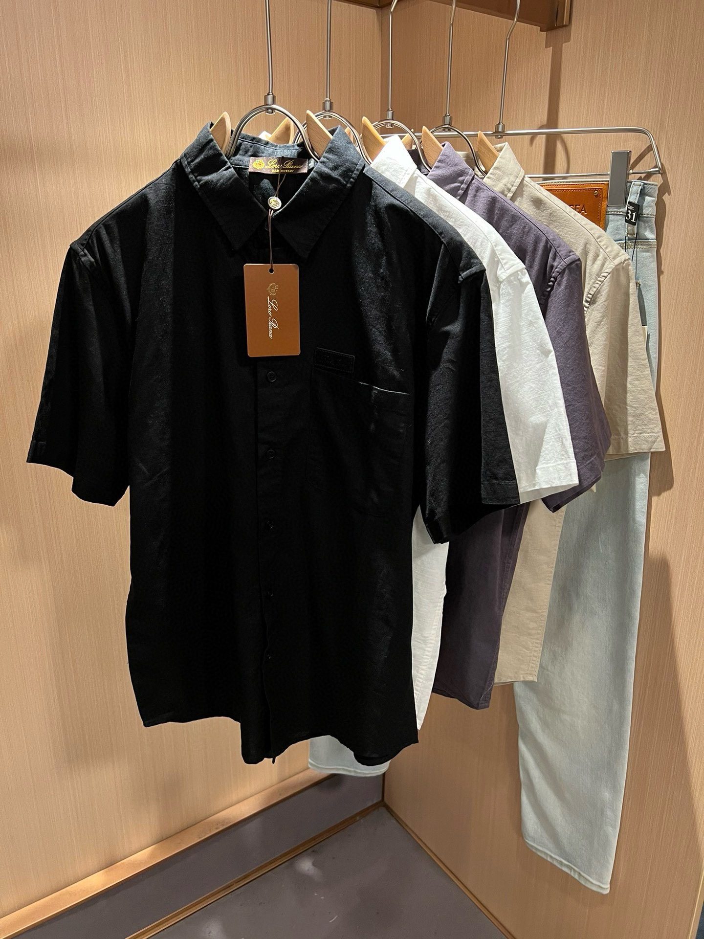 LP Loro Piana 2024 Spring/Summer Men's Polo Shirt, Latest Trade Order Short Sleeve T-shirt, Full Look!! Internet celebrity style! Adopting logo pattern leather badge design! Comfortable and breathable upper body, not stiff, with a rich sense of three dimensionality overall, quality export orders,