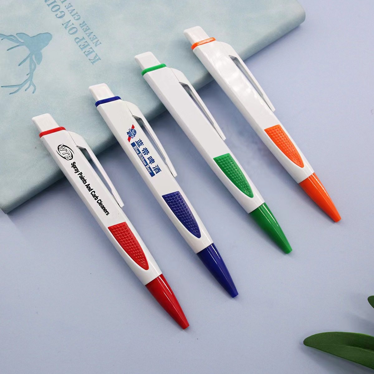 Color ballpoint pen customized logo click advertising pen hotel pen conference pen customized spray glue promotion business plastic