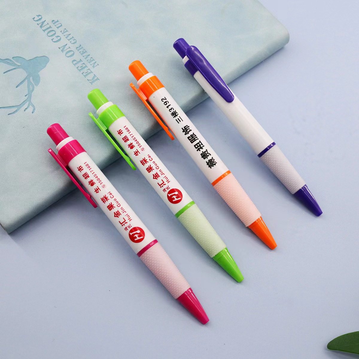 Color ballpoint pen customized logo click advertising pen hotel pen conference pen customized spray glue promotion business plastic