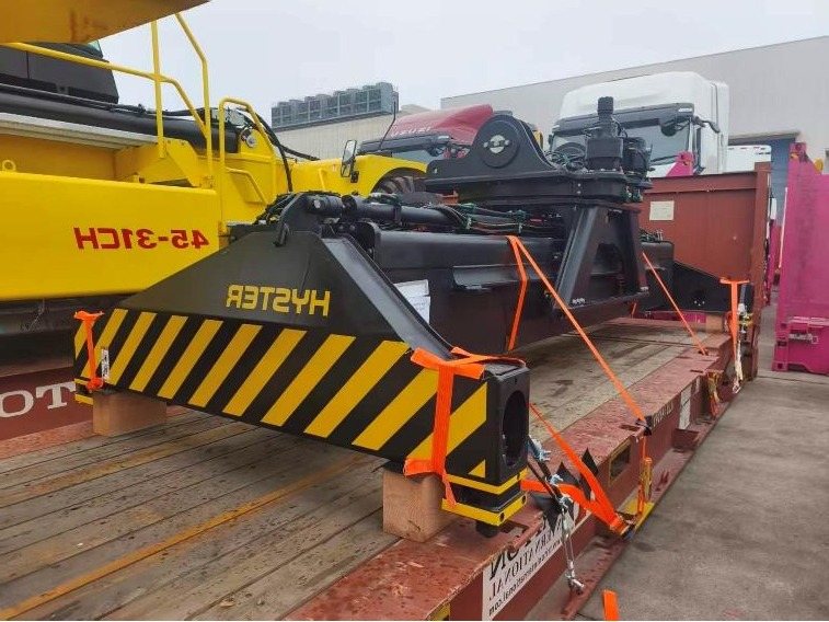 FORKLIFT TRUCK