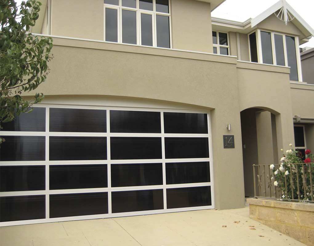 Sectional door: Aluminium framed customized panels