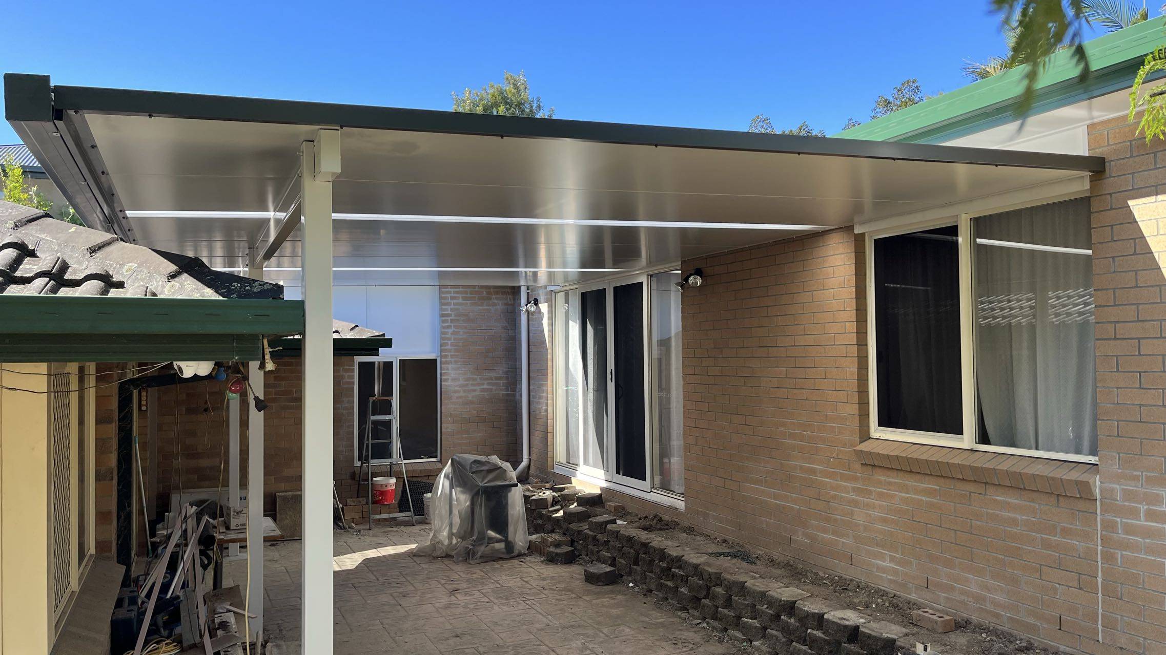 Patio: wall attaching