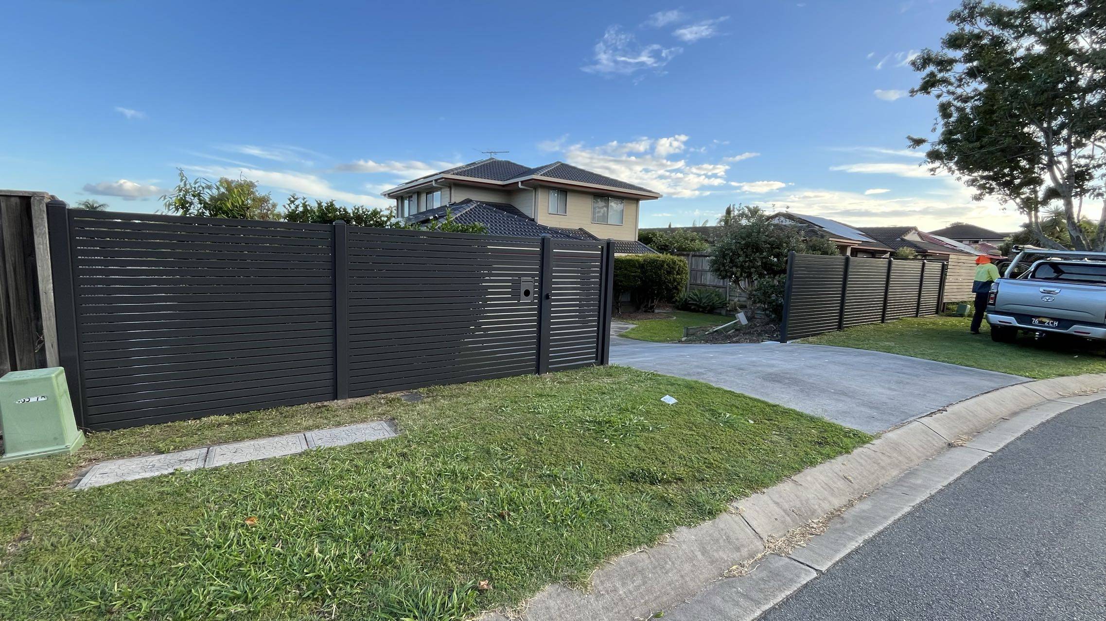 Aluminium fence: horizontal slat