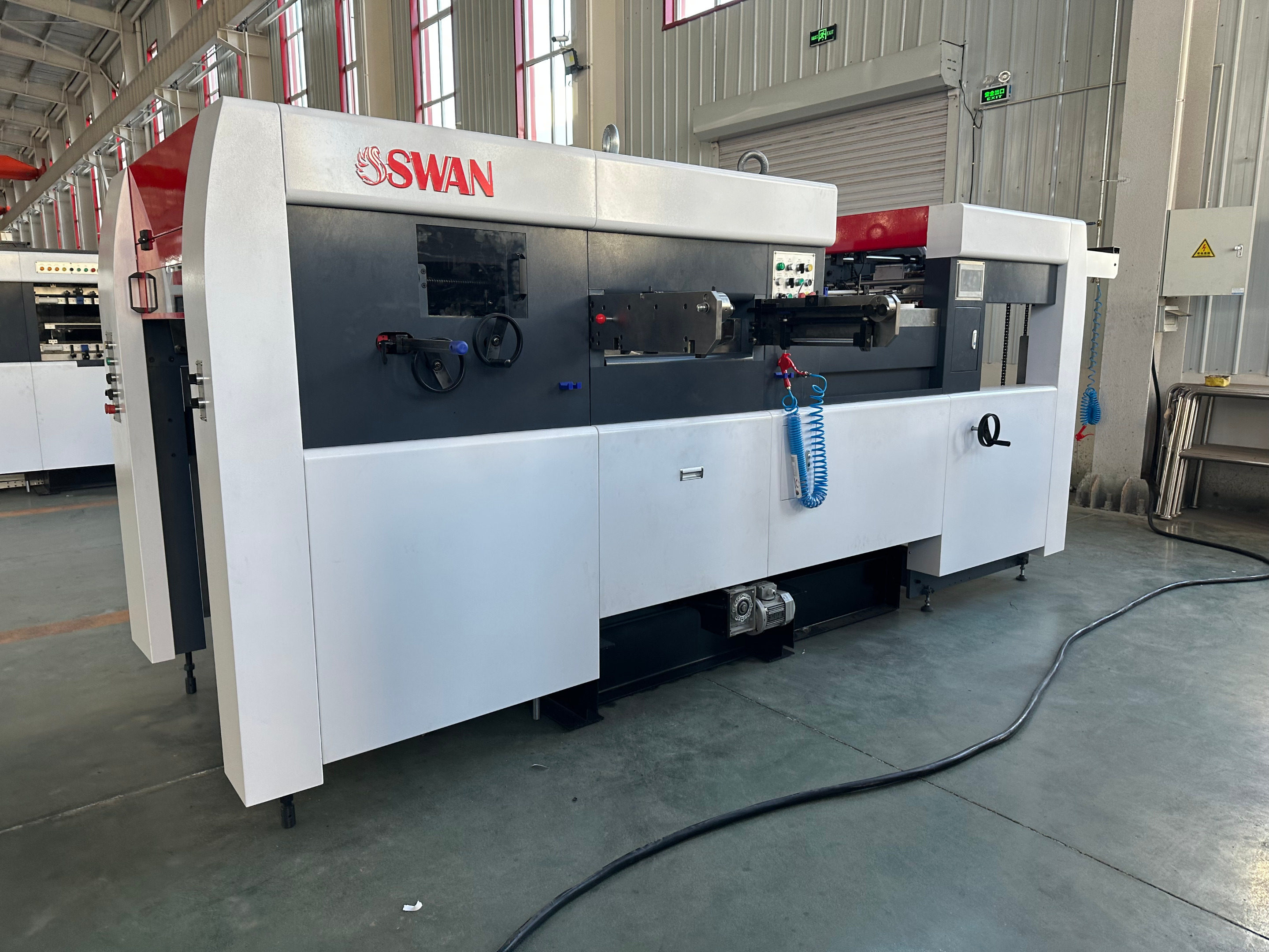 SWAN MY-1060H paper cardboard automatic die cutting machine