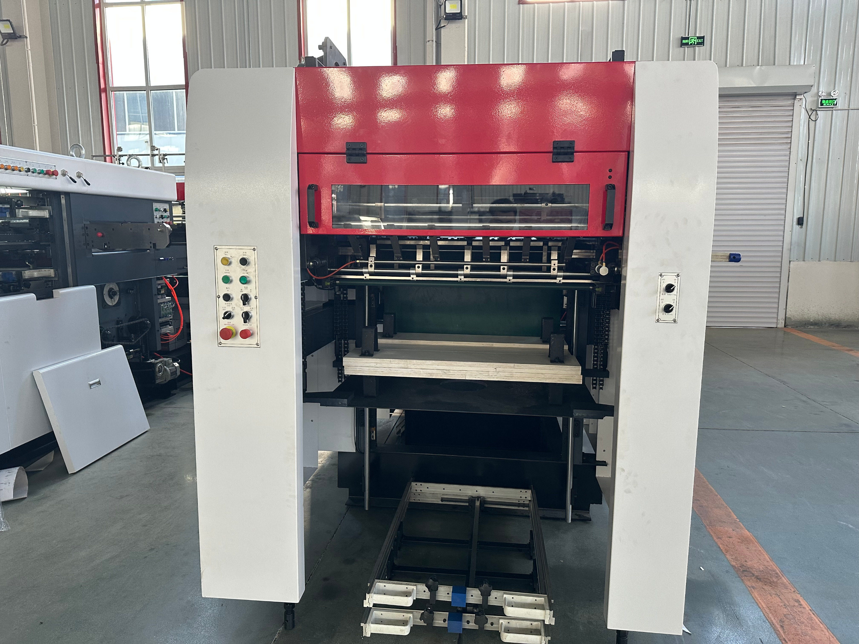 SWAN MY-1060H paper cardboard automatic die cutting machine