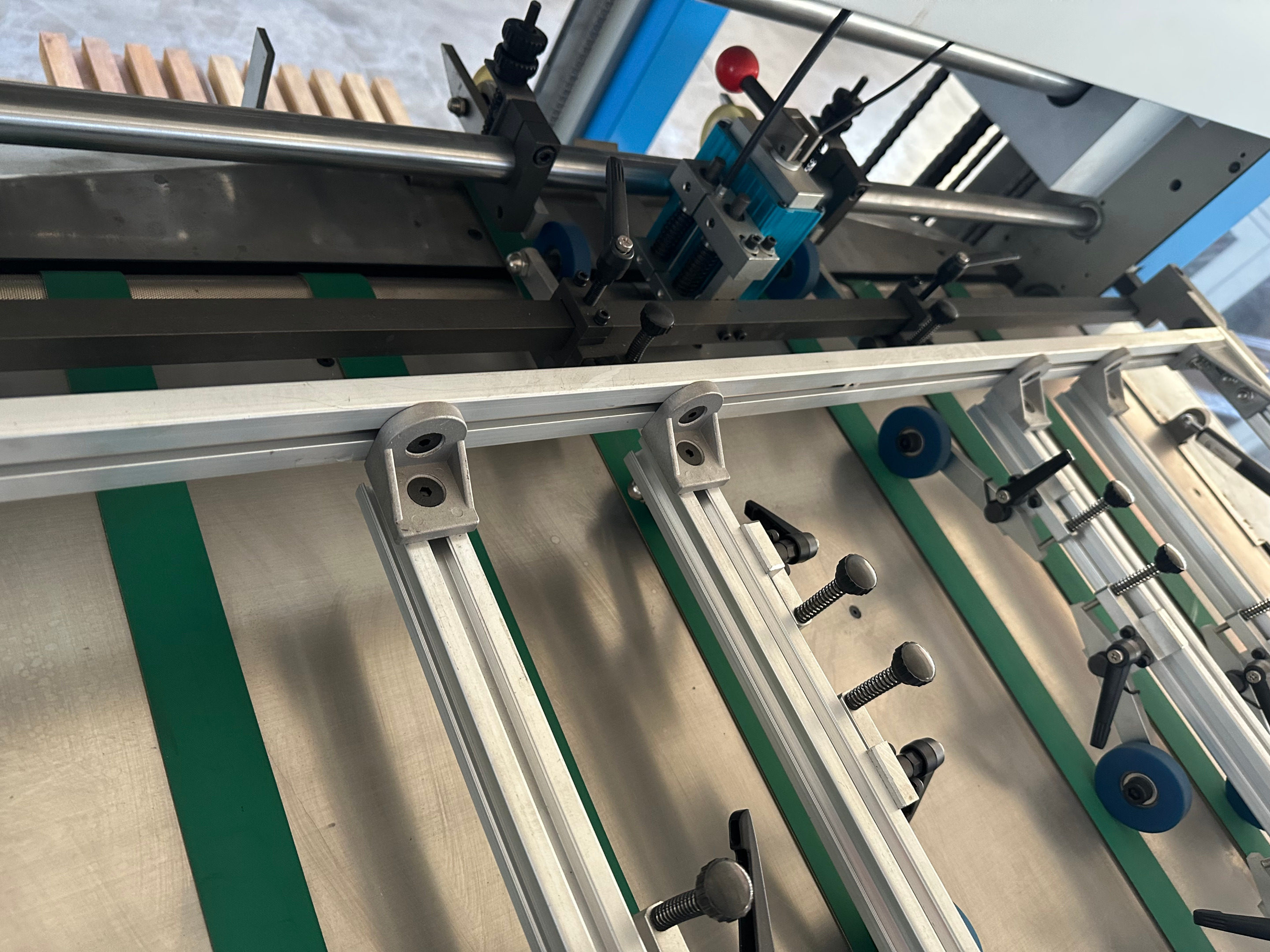 800TS Automatic die cutting and stripping machine SWAN