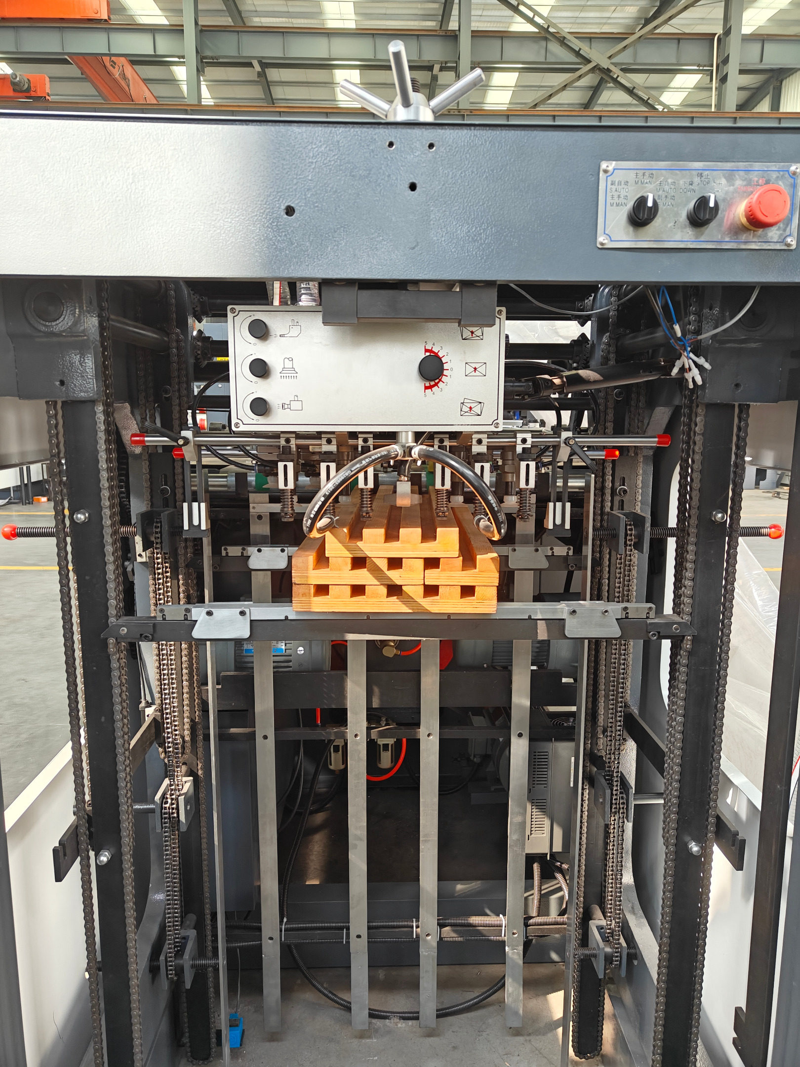SWAN MY-800 Flatbed Automatic die cutting machine hangtags