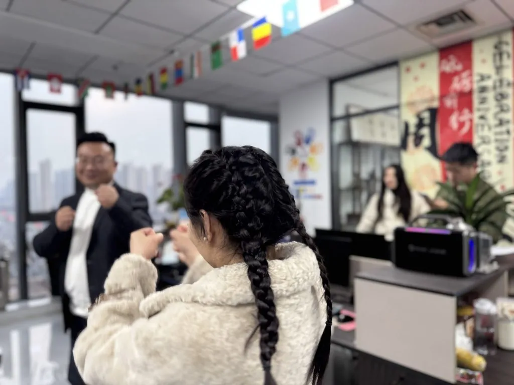 2025 年妇女节：构建包容性工作场所政策的 3 种方法