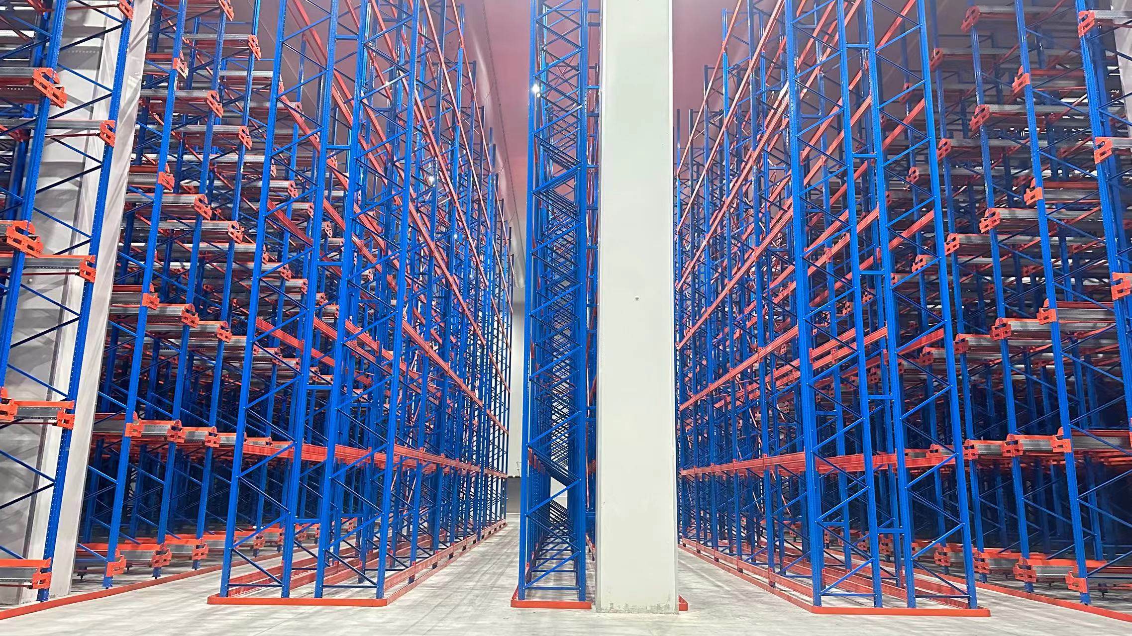 Canadian shuttle shelf case 4000 square meters warehouse one ton per card position