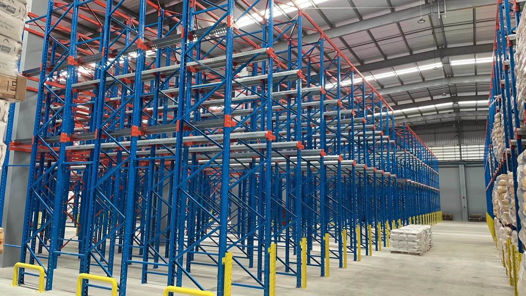Thailand shuttle shelf case 3000 square meters warehouse 800kg per card board position