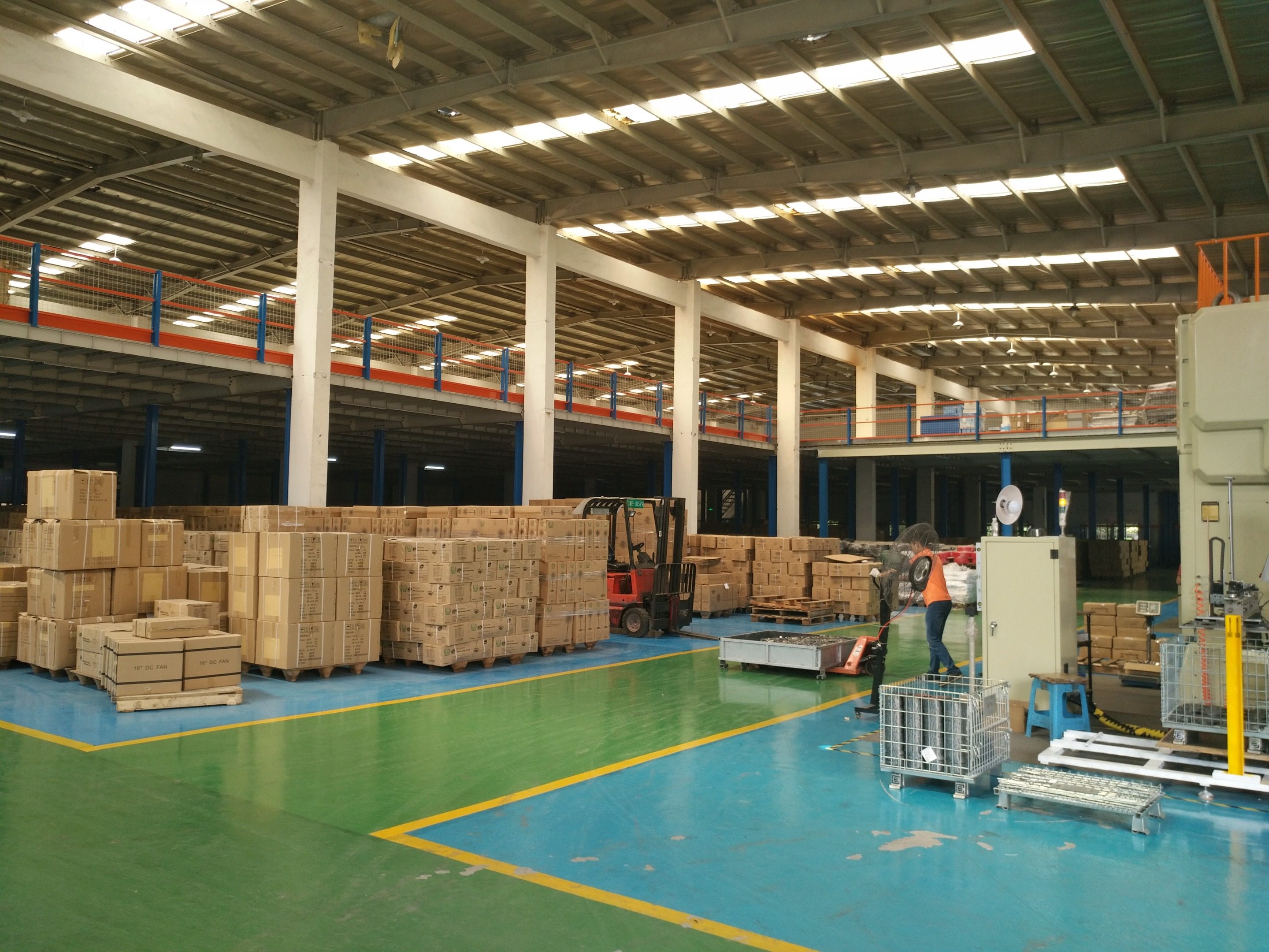 German steel structure case 2500 square meters load capacity 2 tons