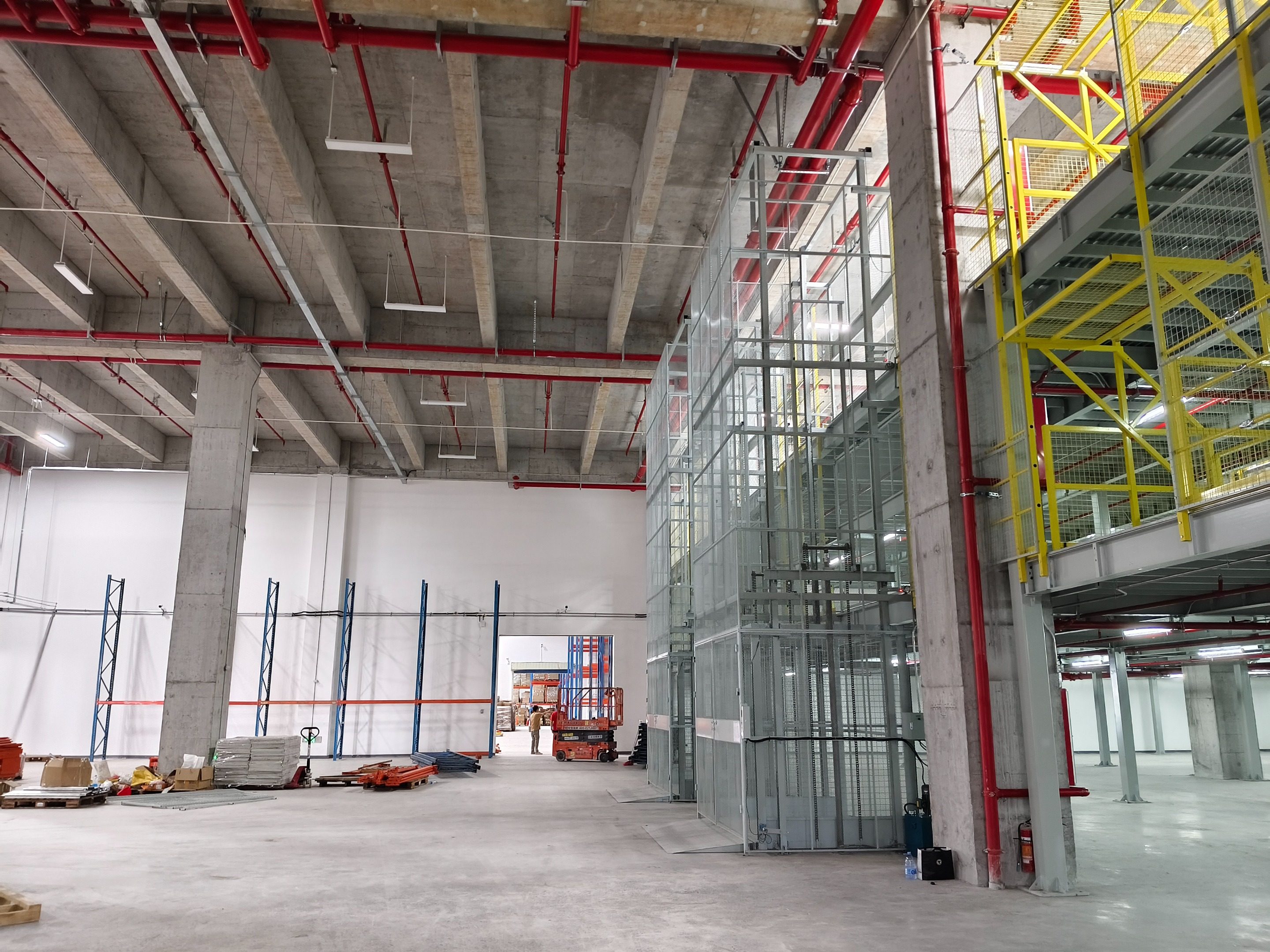 French steel structure case 2200 square meters load capacity 2 tons