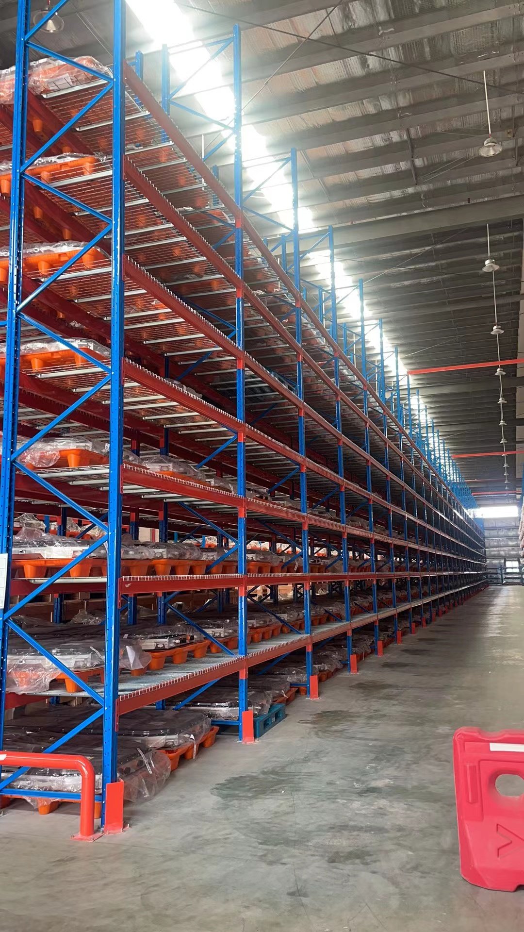 Dutch heavy-duty shelf case 3000 ㎡ warehouse 1.5 tons per floor