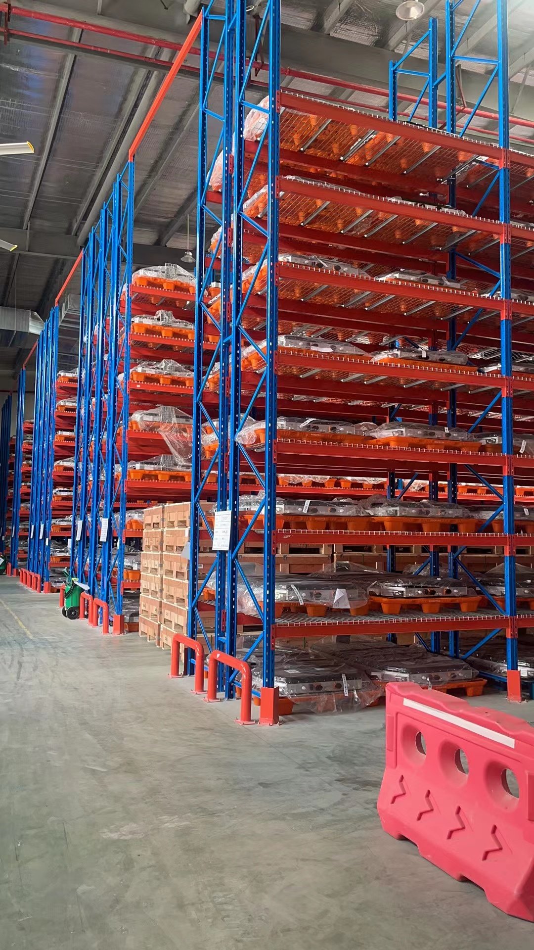 Dutch heavy-duty shelf case 3000 ㎡ warehouse 1.5 tons per floor