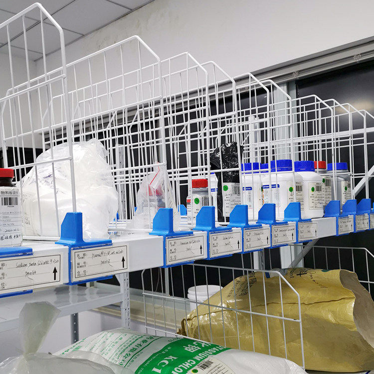 Shelf divider net