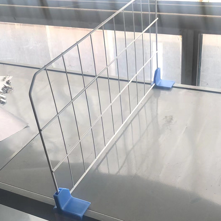 Shelf divider net